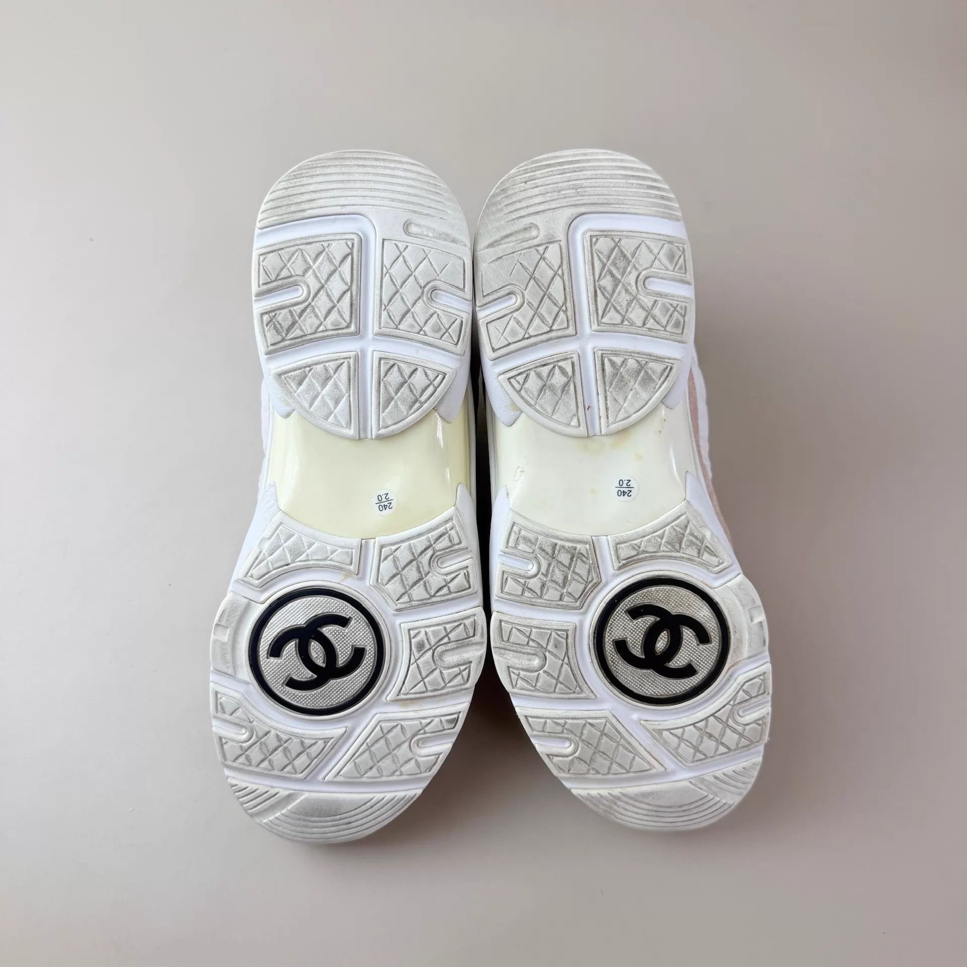 Chanel CHANEL white pink CC sneakers 38 mint Size US 7.5 / IT 37.5 - 6 Thumbnail