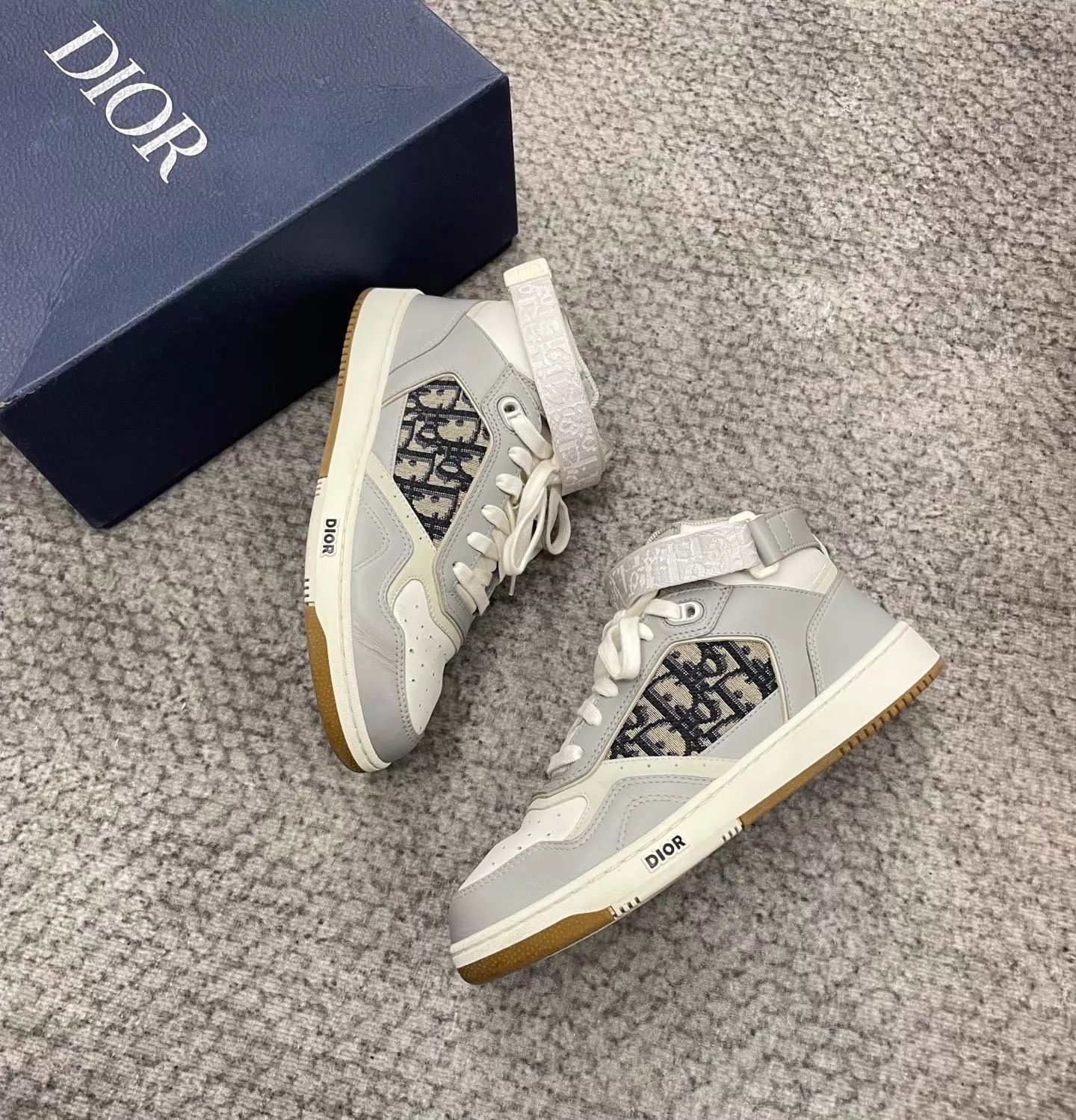 Dior Dior Oblique Gray & White High-Top Sneakers 40 Size US 7 / EU 40 - 4 Thumbnail