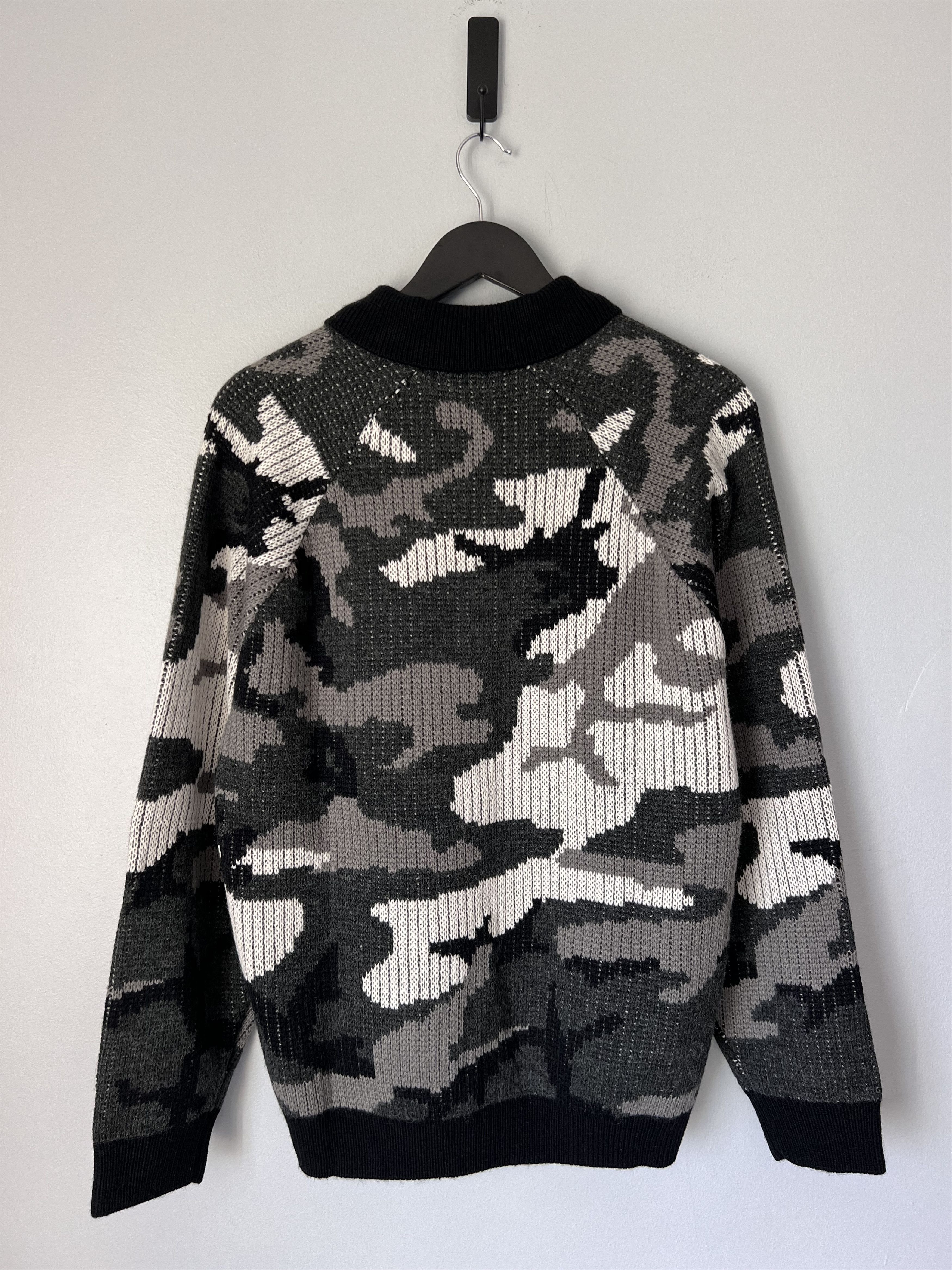Supreme Supreme Small Box Logo Polo Sweater in Black Camo Size US L / EU 52-54 / 3 - 5 Thumbnail