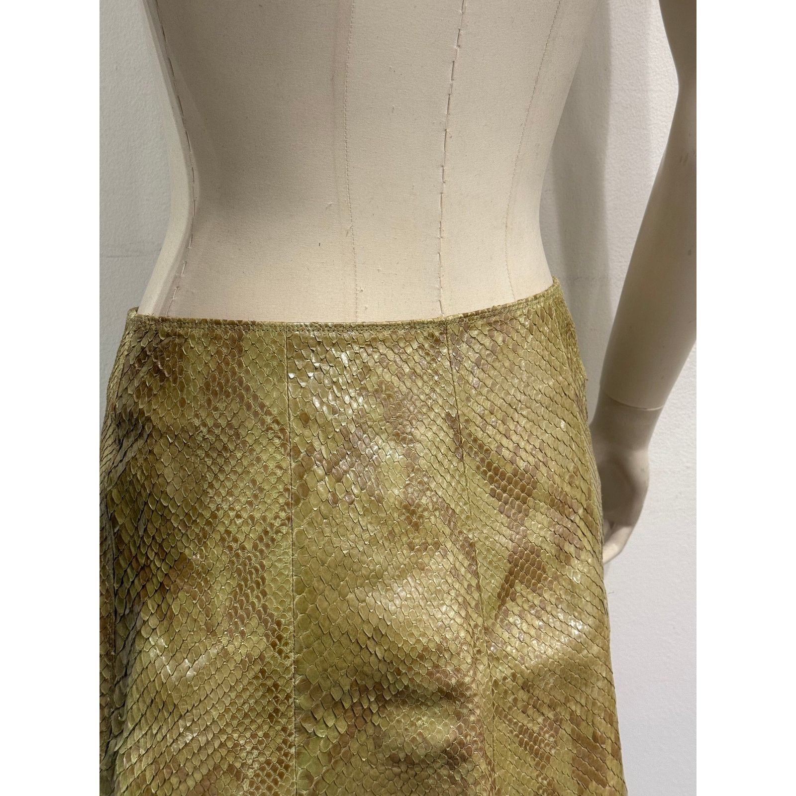 Versace 1990s Gianni Versace real Python mini skirt Size 30" / US 8 / IT 44 - 4 Thumbnail