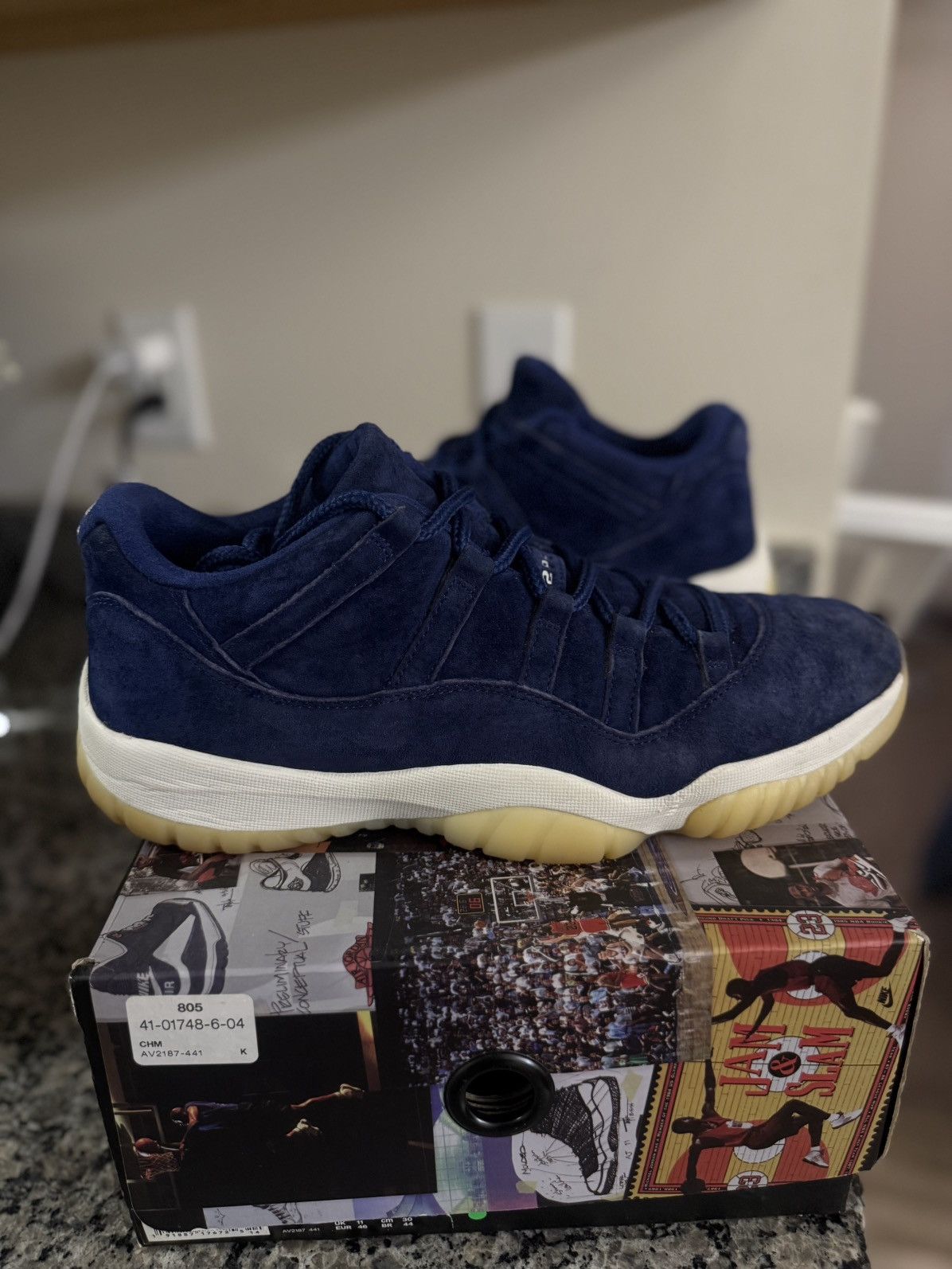 Jordan Brand × Nike 12 - Jordan 11 Retro Low RE2PECT Derek Jeter 2018 AV2187 441 Size US 12 / EU 45 - 1 Thumbnail