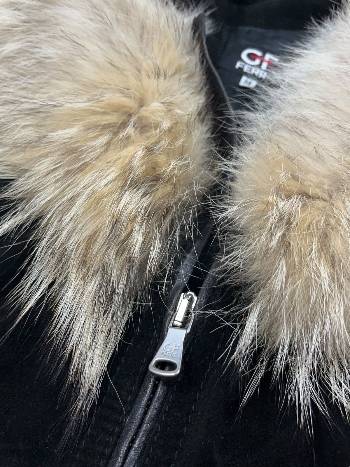 Gianfranco Ferre × Vintage Vintage Gianfranco Ferre Leather Coat with Coyote Fur 90s Size XS / US 0-2 / IT 36-38 - 9 Thumbnail