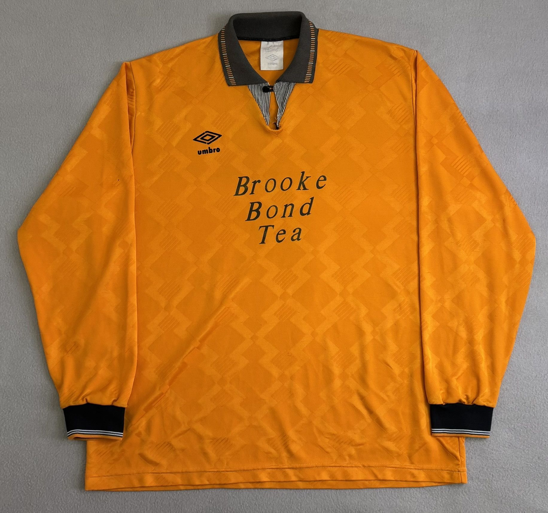 Umbro × Vintage Brooke Bond Tea #7 Umbro Soccer Jersey Size XL Size US XL / EU 56 / 4 - 5 Thumbnail