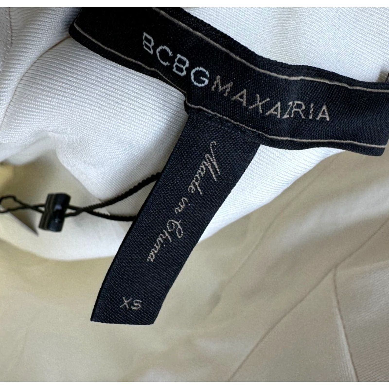 Bcbgmaxazria BCBGMAXAZRIA Josanna White Lace Mini Dress Tiered Open Back Party XS NWT Women Dress Lace Open Back Party Mini XS White BCBGMAXAZRIA Women None Size XS / US 0-2 / IT 36-38 - 3 Thumbnail