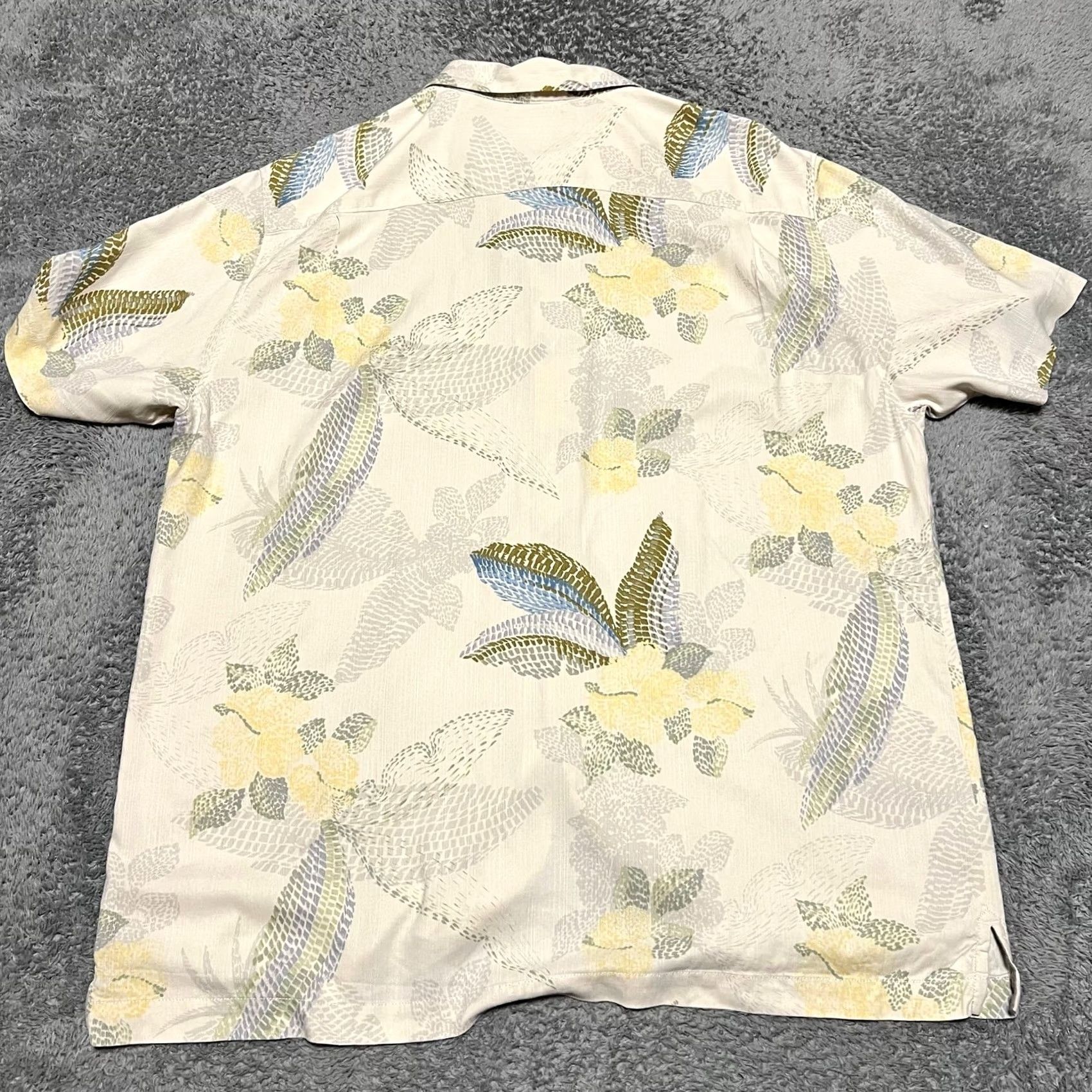 Tommy Bahama Tommy Bahama Camp Shirt Mens XL Cream Hawaiian Floral Silk Short Sleeve Mens XL Size US XL / EU 56 / 4 - 3 Thumbnail