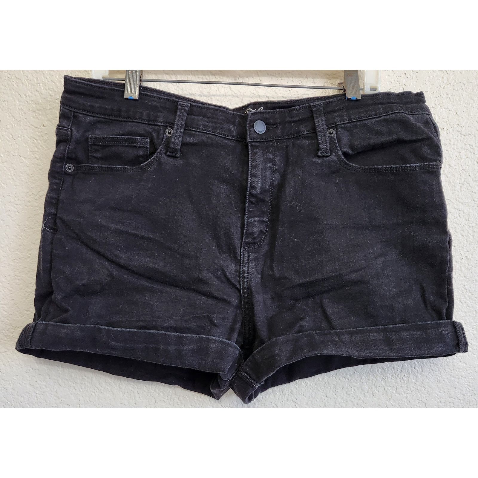 Other Universal Threads Black High Rise Midi Denim Shorts 16 Size 36" / US 14 / IT 50 - 1 Thumbnail