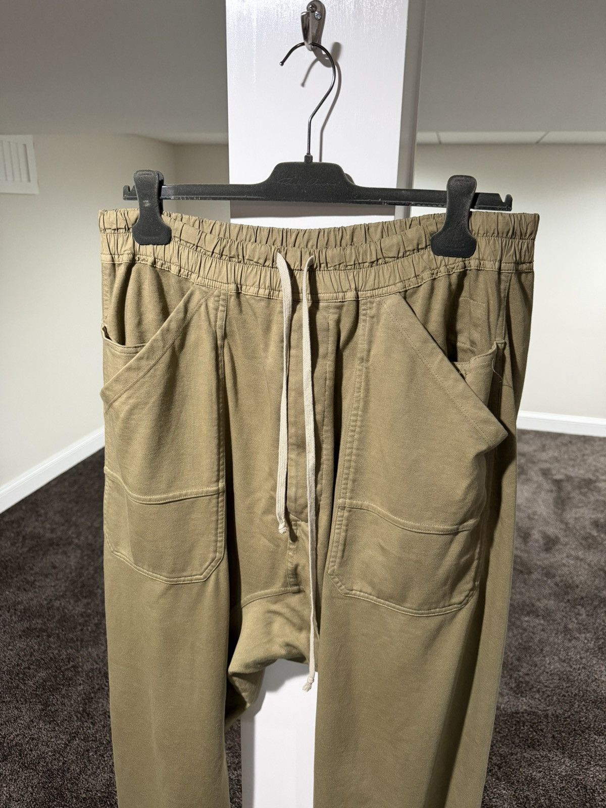 Rick Owens Drkshdw Rick Owens DRKSHDW Beige Brown Classic Cargo Drawstring Pant Size US 34 / EU 50 - 2 Thumbnail