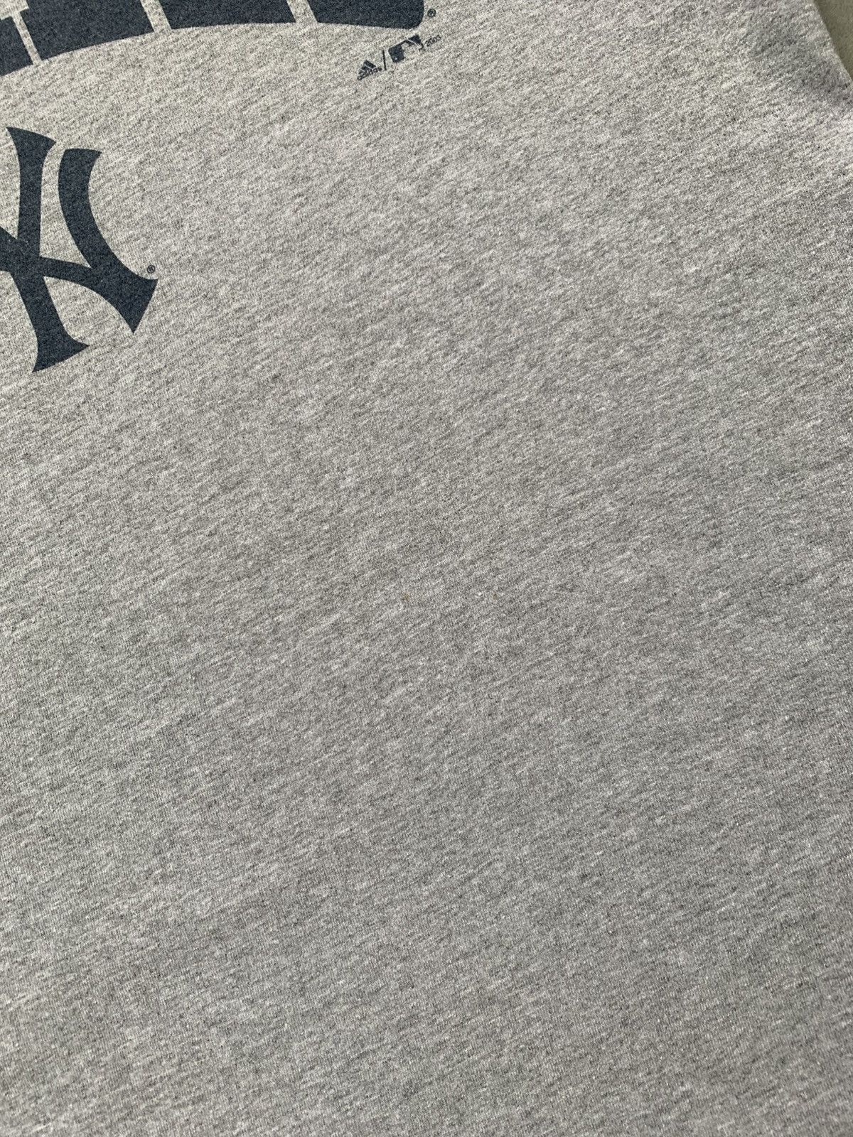 Adidas Vintage Adidas New York Yankees Tshirt Size US L / EU 52-54 / 3 - 9 Thumbnail
