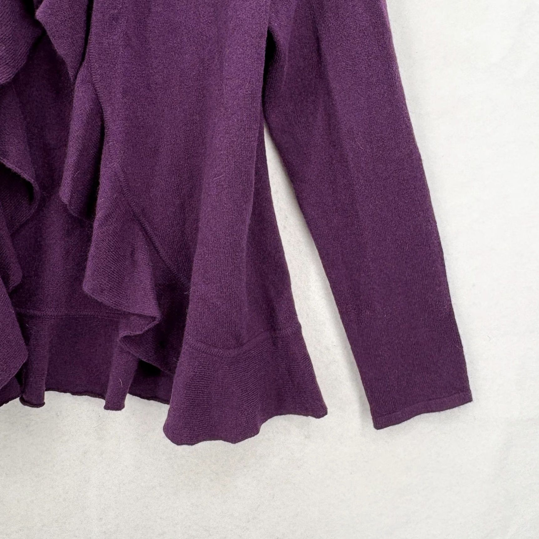 Vintage Kinross Cashmere Cardigan Sweater Womens Medium Purple Ruffle Hem Open Front Knit 100% Cashmere V-Neck Long Sleeve Solid Fall Winter Size M / US 6-8 / IT 42-44 - 3 Thumbnail