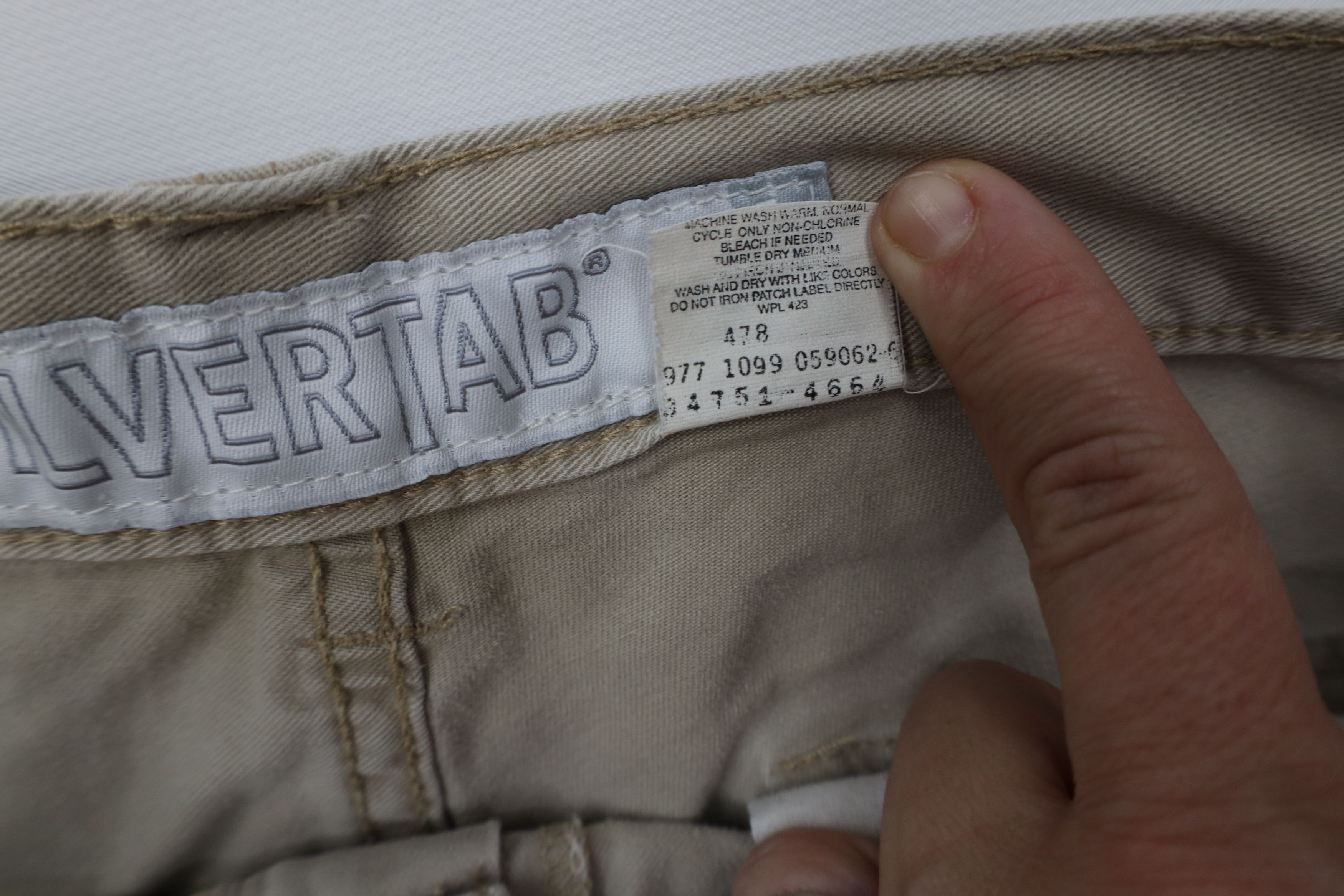 Levi's Vintage 90s Levis SilverTab Baggy Fit Cargo Shorts Beige Size US 34 / EU 50 - 10 Thumbnail