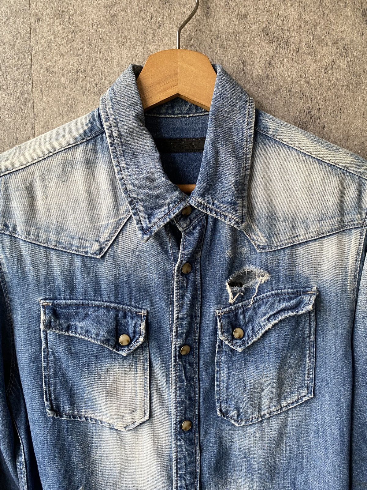If Six Was Nine Fuga Japan Distressed Button Up Jeans Shirt Size US M / EU 48-50 / 2 - 5 Thumbnail