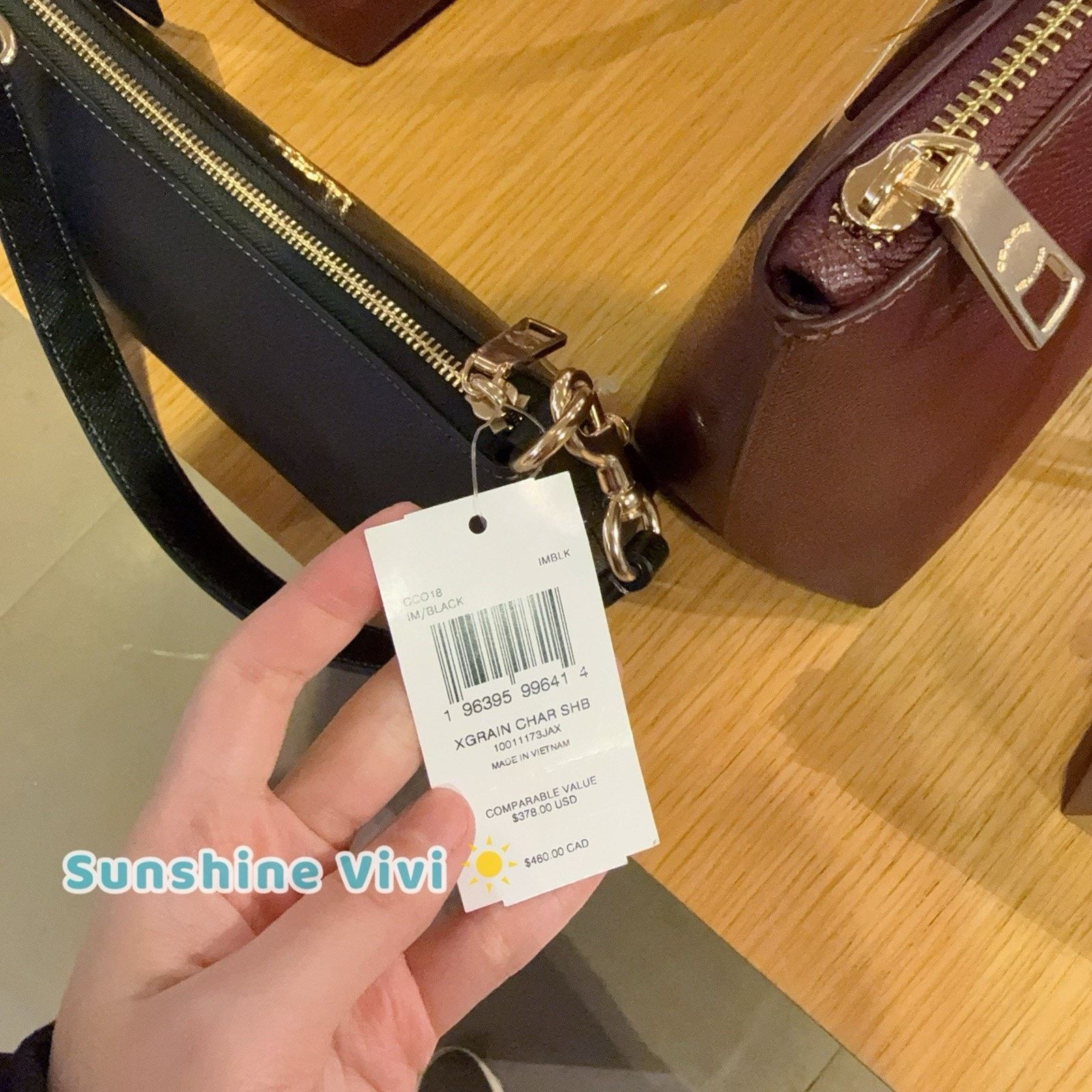 Coach NWT Coach Charlotte Shoulder Bag Leather GOLD/Black CCO18 Size ONE SIZE - 6 Thumbnail