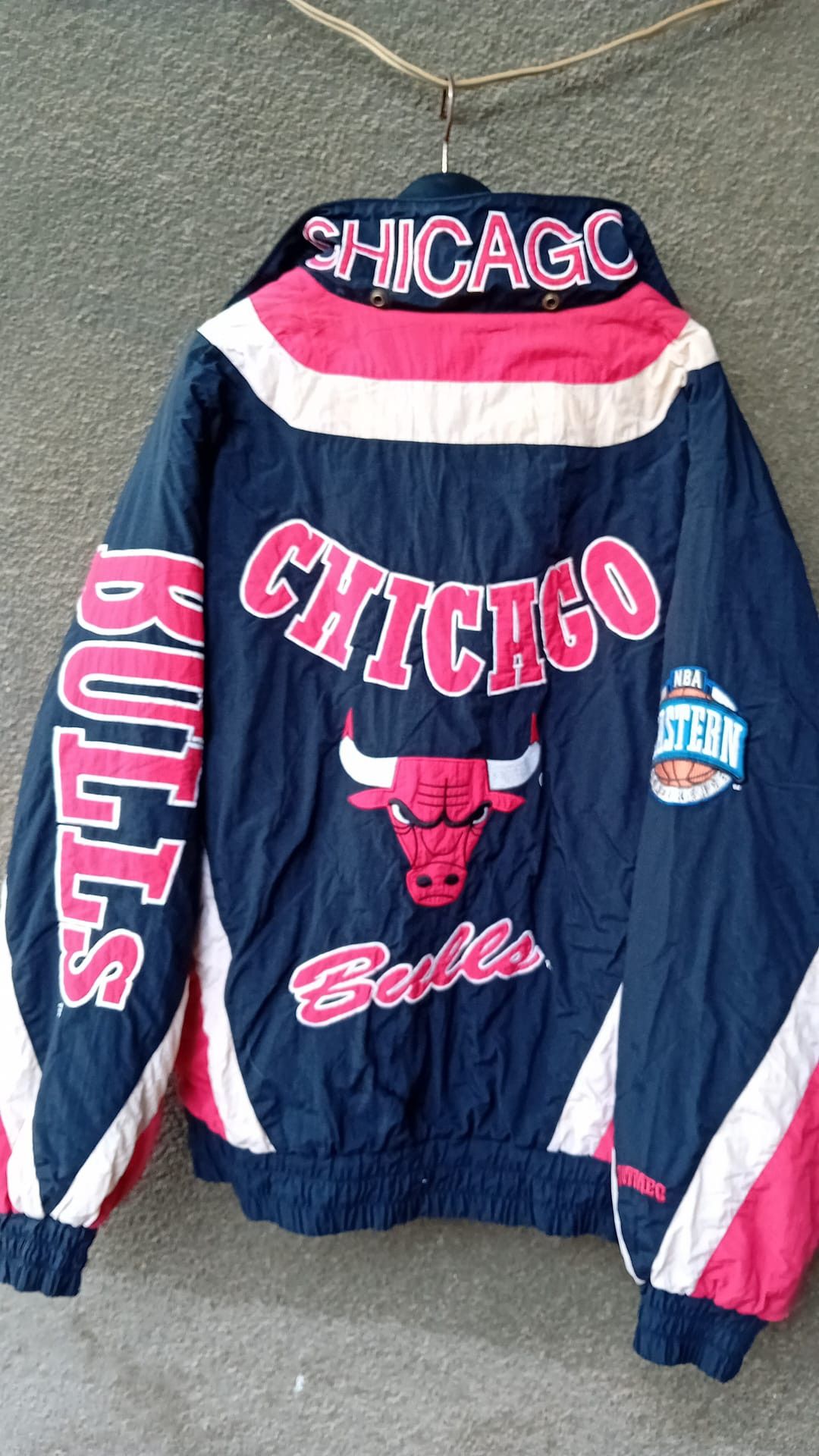 NBA × Nutmeg Chicago Bulls NBA Jacket Nutmeg Vintage Pullover Embroidered Size US L / EU 52-54 / 3 - 1 Thumbnail