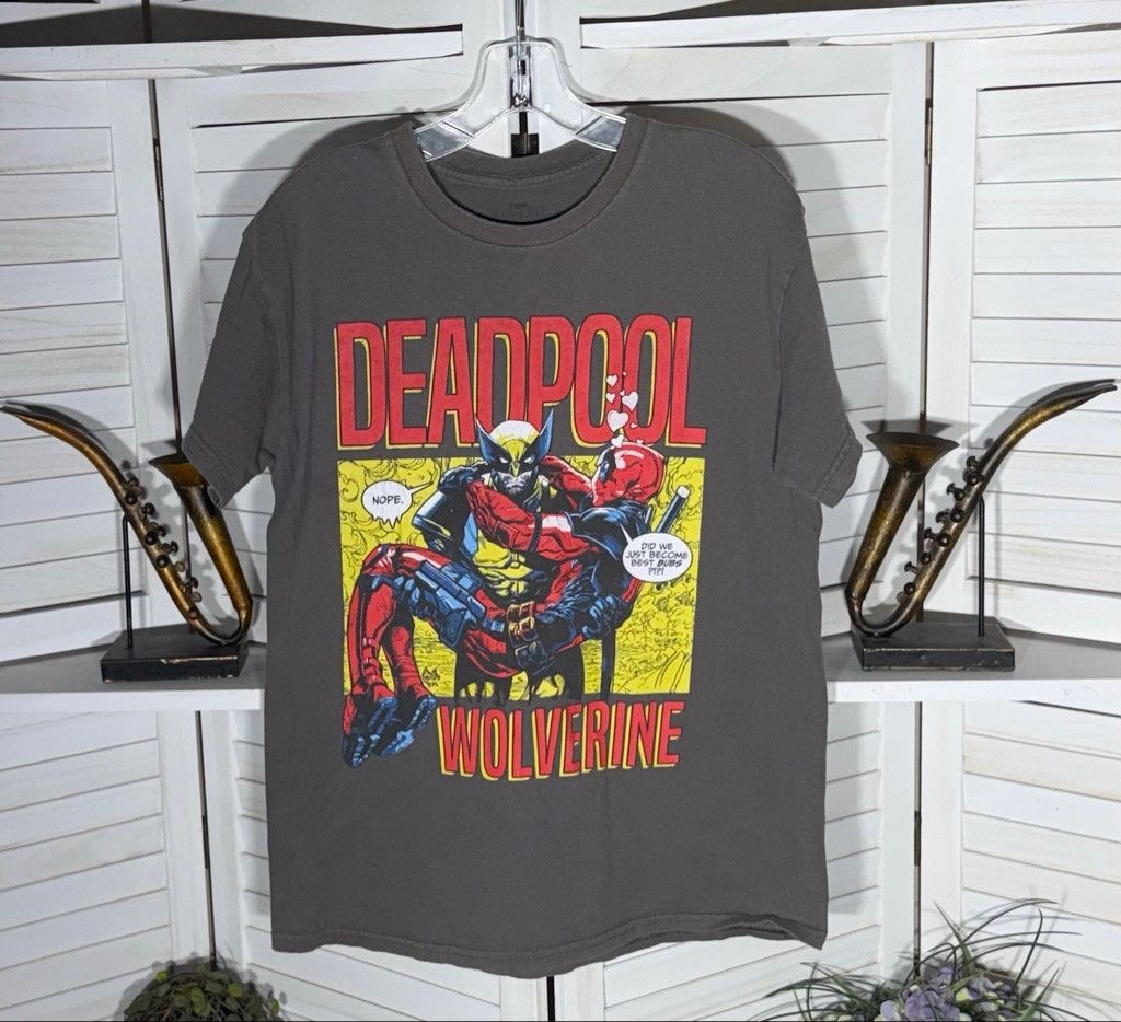 Marvel Comics Deadpool Wolverine Marvel graphics T-shirt men's sz S Size US S / EU 44-46 / 1 - 1 Thumbnail
