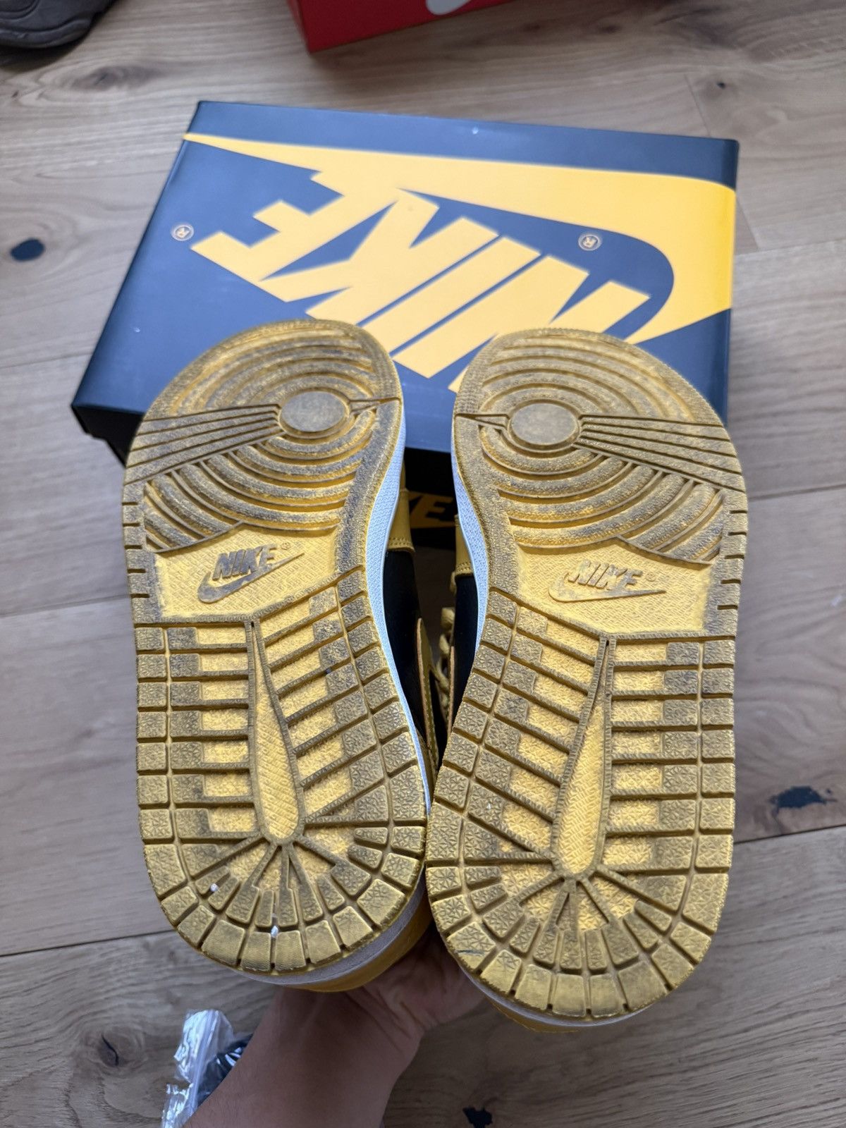 Jordan Brand NIKE AIR JORDAN 1 “POLLEN” HI TOP SNEAKERS Size US 9.5 / EU 42-43 - 5 Thumbnail