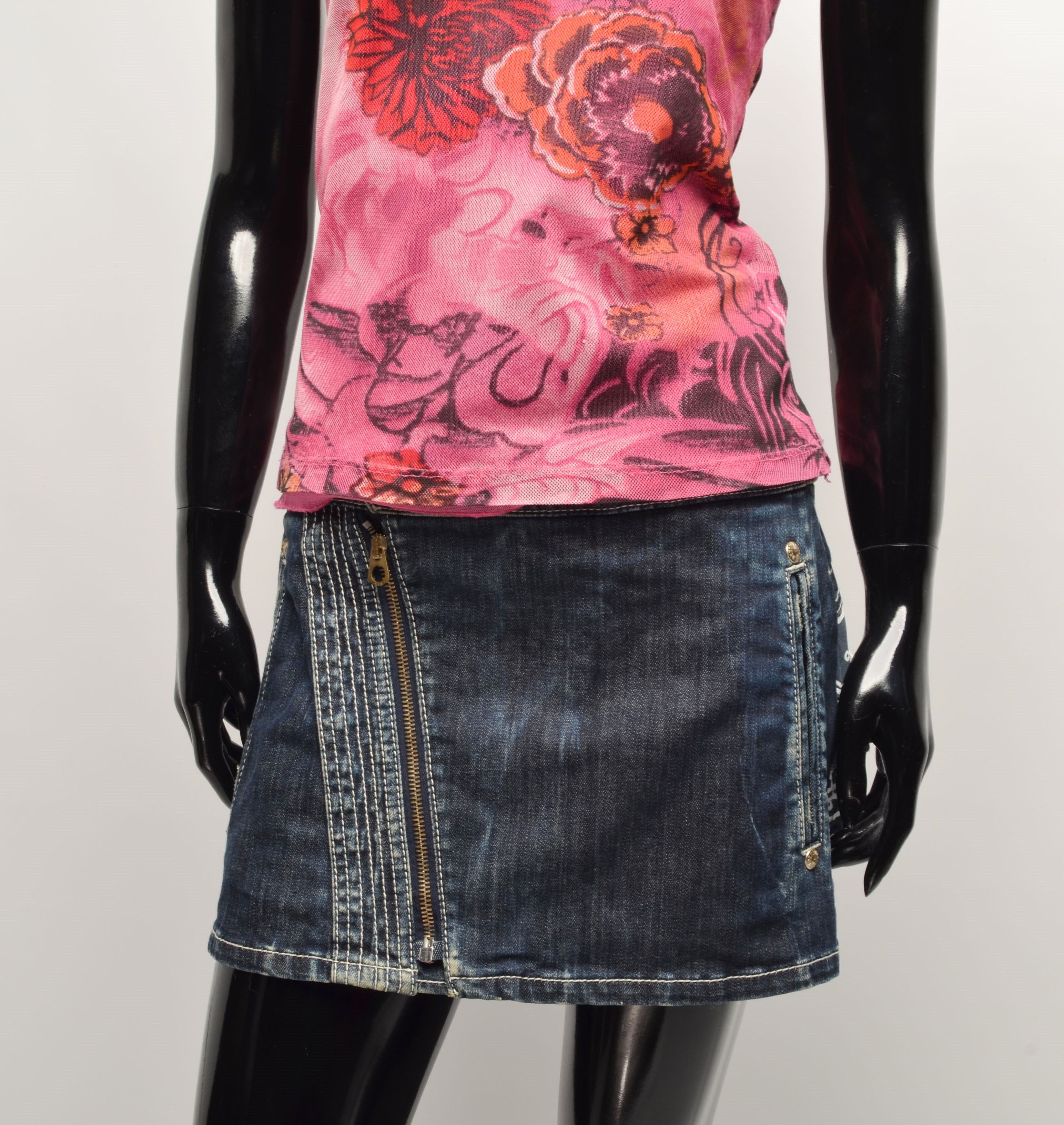 Vintage Vintage Passport Pink Mesh Floral Short Sleeve T-shirt Size S / US 4 / IT 40 - 3 Thumbnail