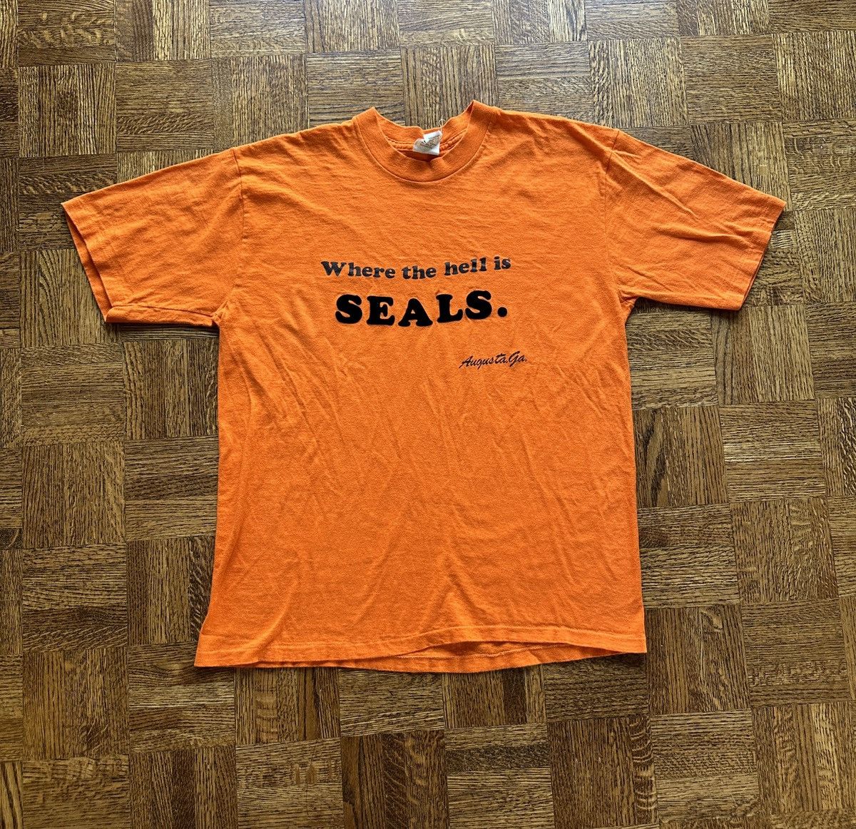 Vintage Vintage 80s "Where the Hell is Seals?" Statement Graphic Tee Size US L / EU 52-54 / 3 - 1 Thumbnail