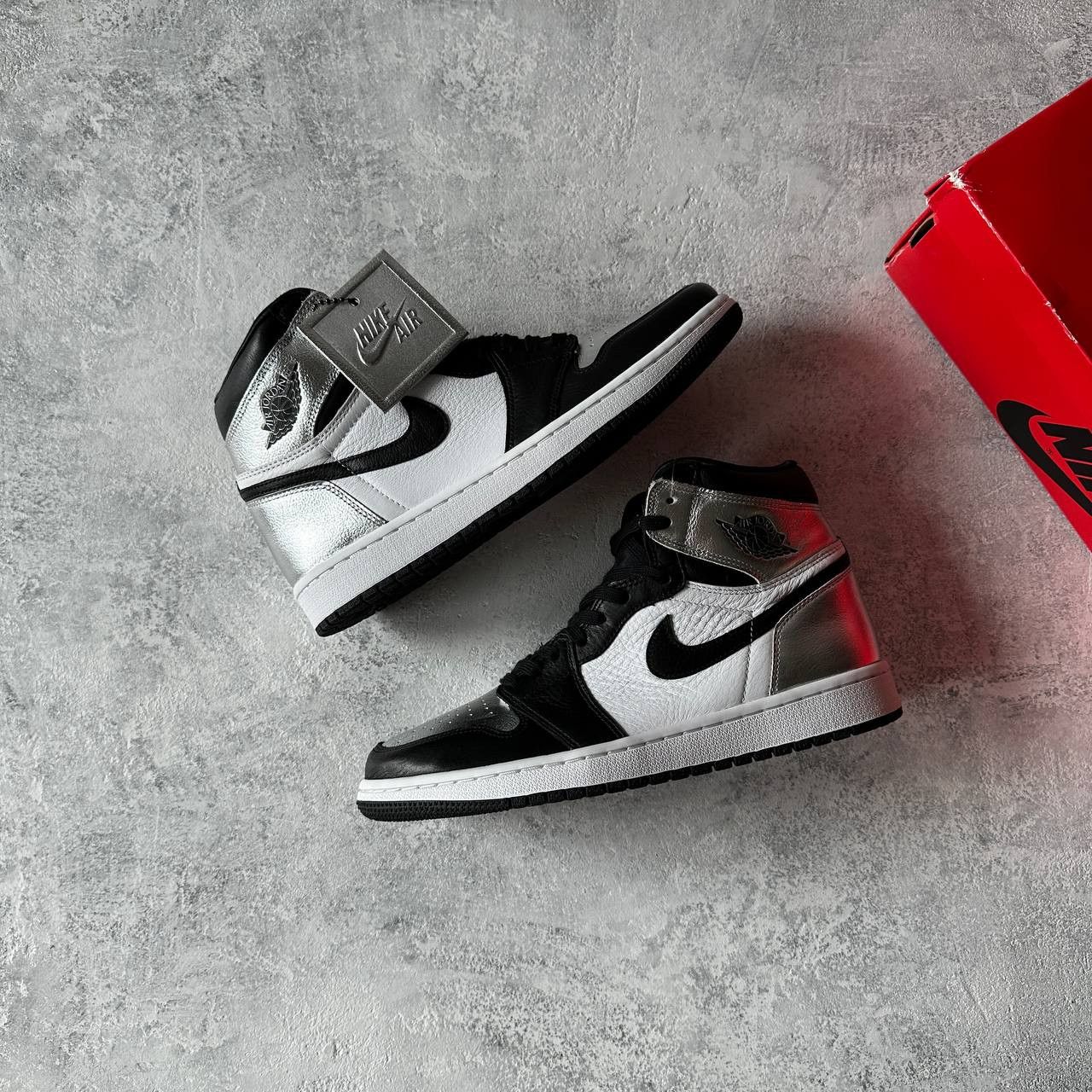 Jordan Brand Air Jordan 1 Retro High Silver Toe Size 42 CD0461-001 Size US 10 / IT 40 - 1 Thumbnail