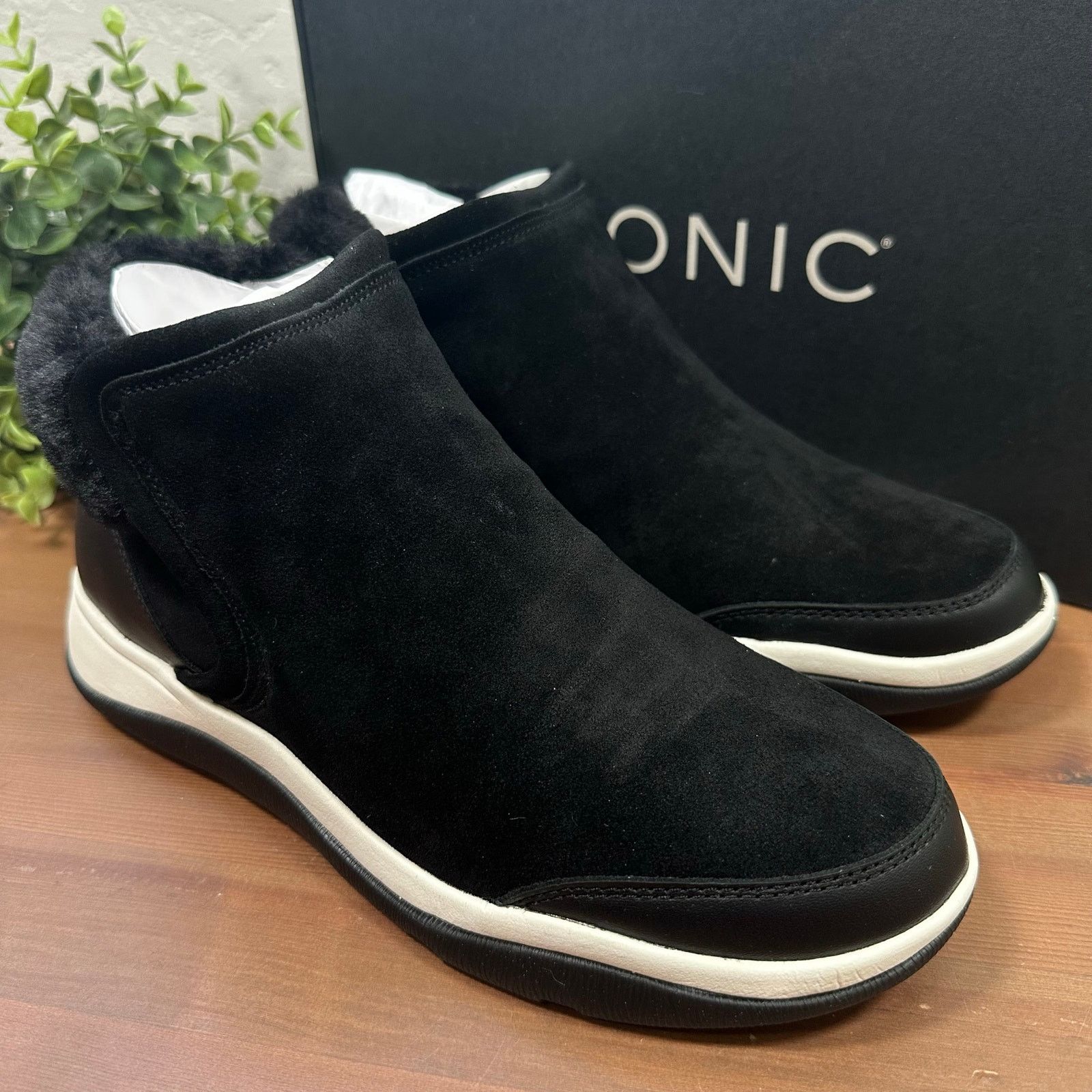 Vionic Vionic Norwood Water-Repellent Suede Boots Black Size 7.5 Size US 7.5 / IT 37.5 - 3 Thumbnail
