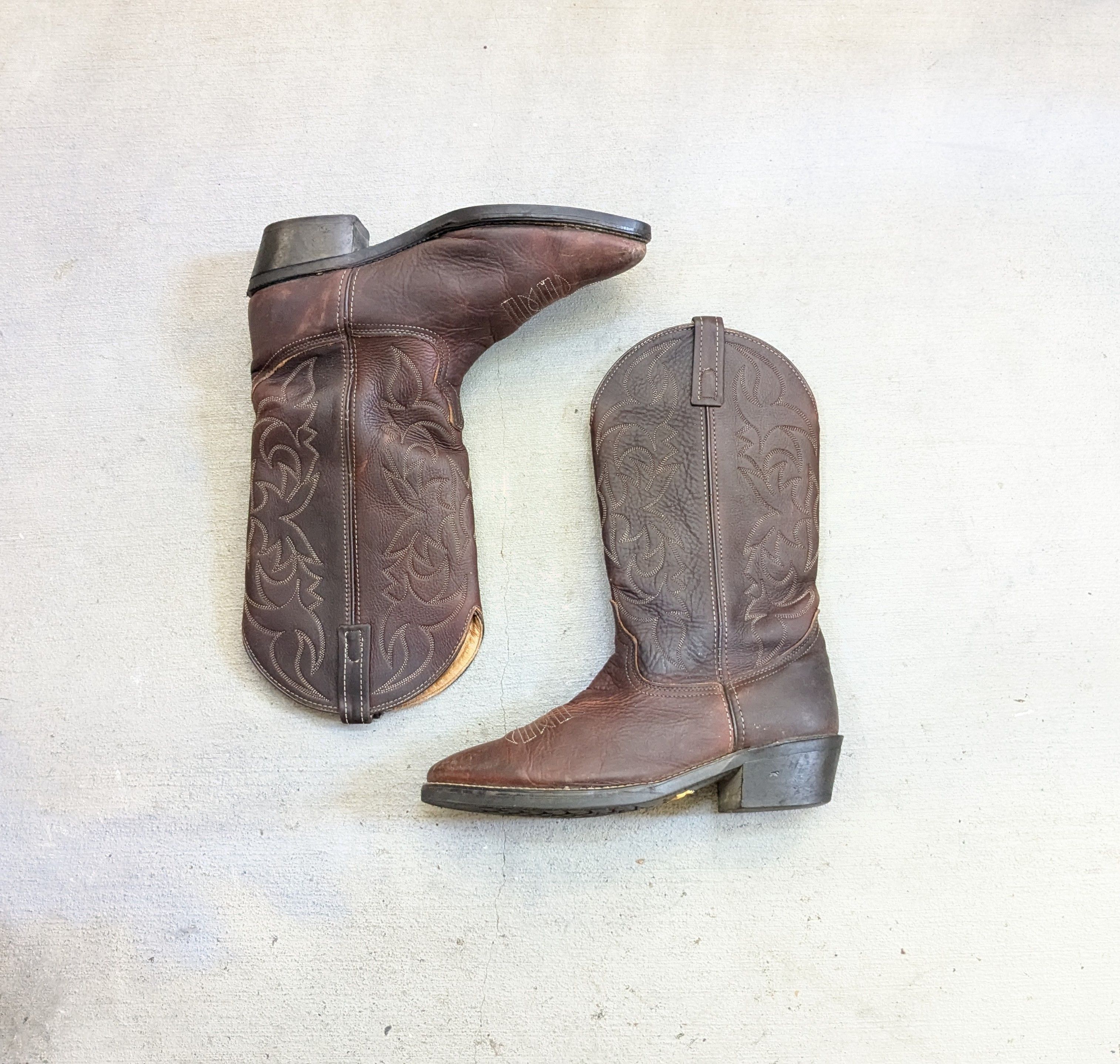 Genuine Leather Vintage Cowboy Boots 10.5 D Brown Leather Western Mexico Size US 10.5 / EU 43-44 - 1 Thumbnail