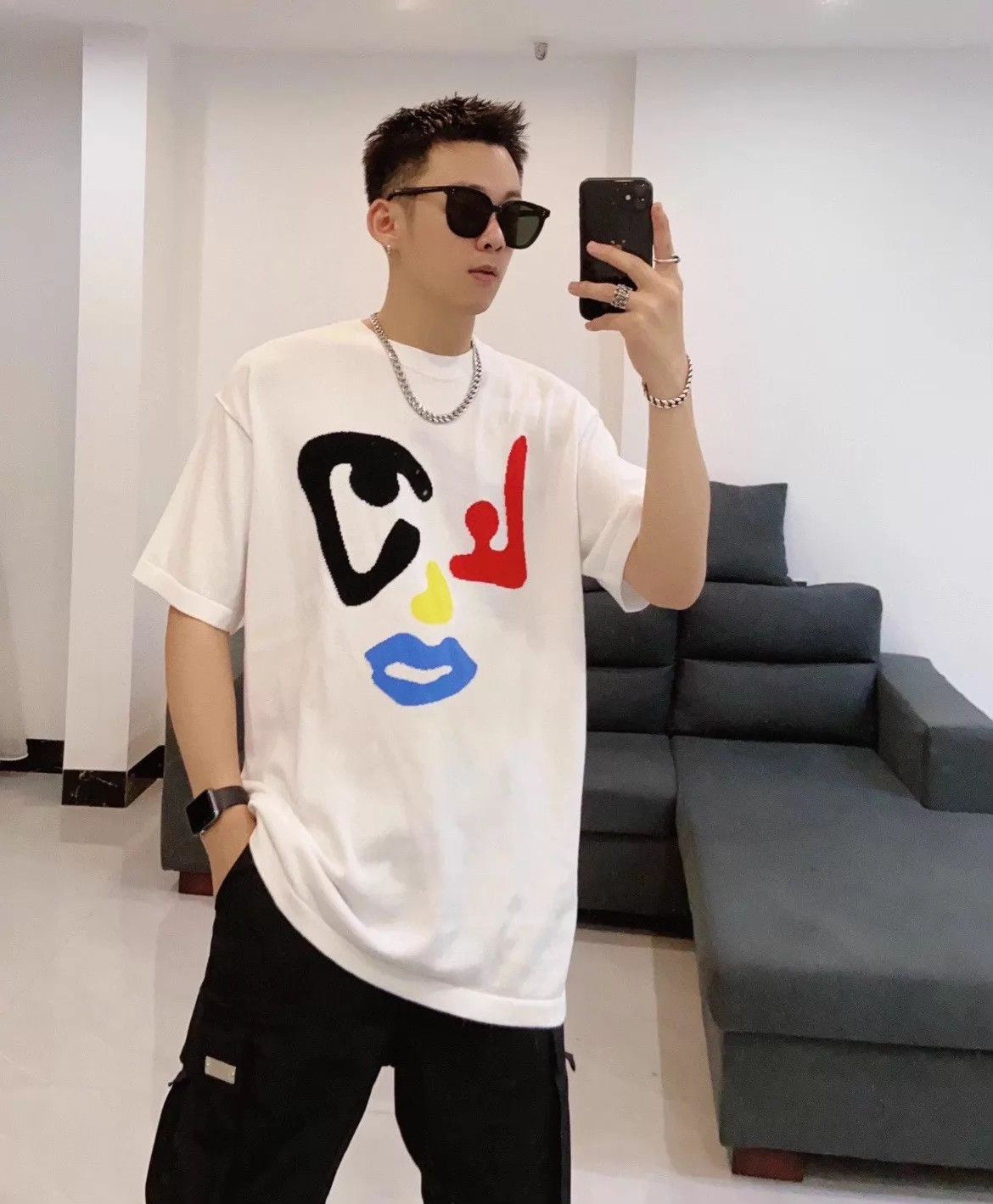 Louis Vuitton LV colorblocked geometric face white short tee M Size US M / EU 48-50 / 2 - 7 Thumbnail