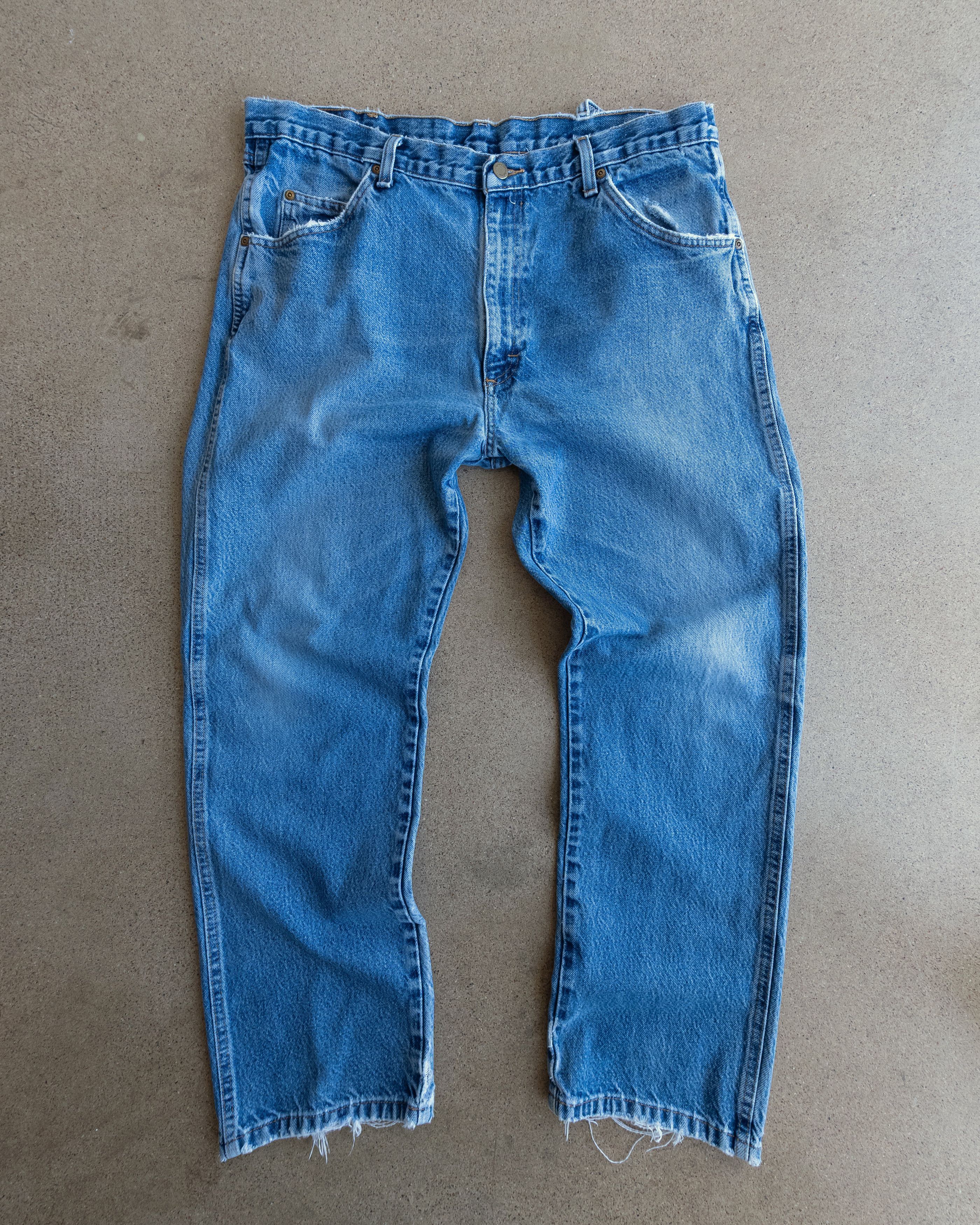 Wrangler Vintage 2000s Wrangler 965 Jeans Relaxed Straight Leg 36 Size US 36 / EU 52 - 1 Thumbnail