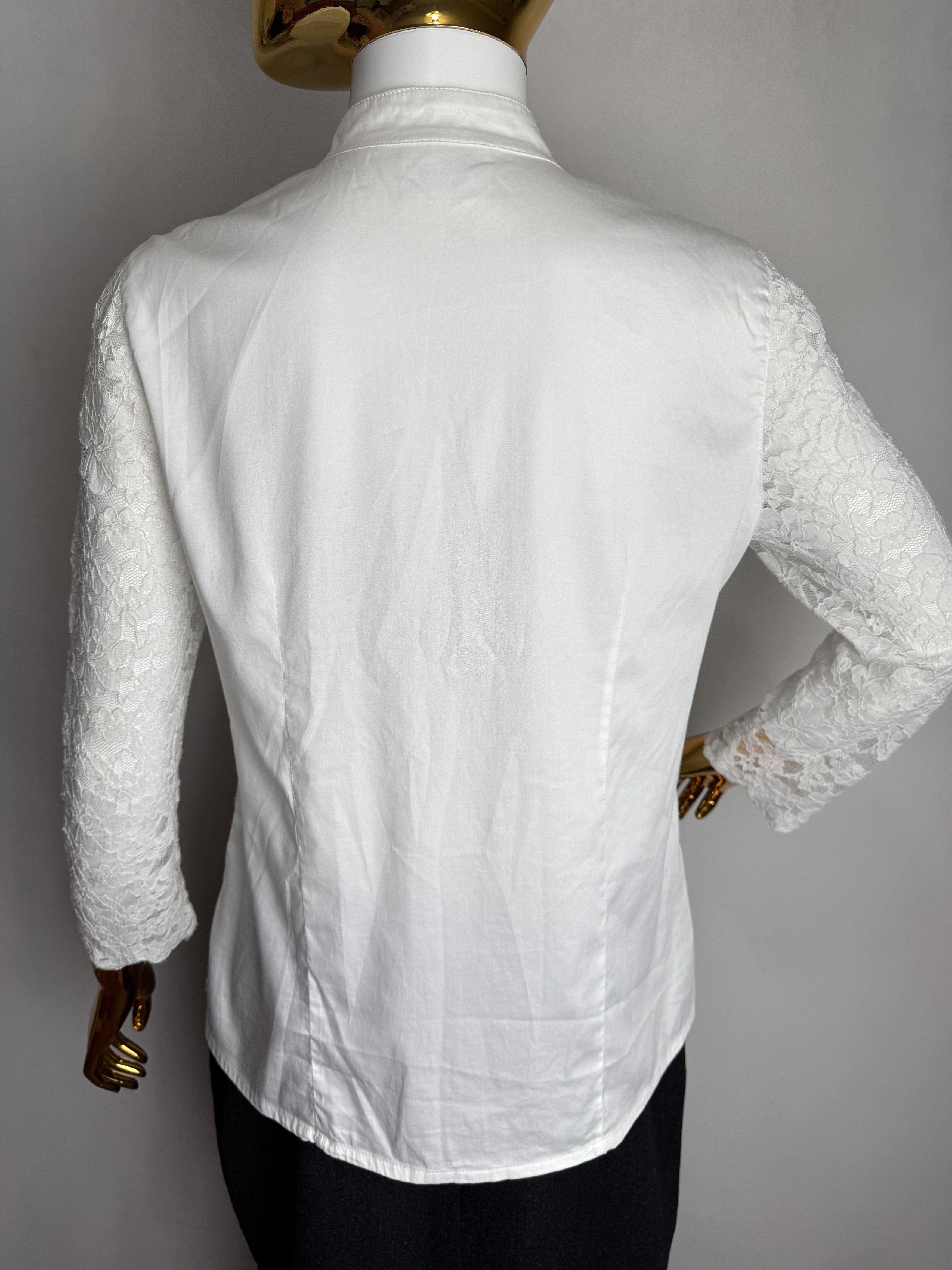 Other × Vintage WALDORFF women’s Austrian lace sleeve blouse Size S / US 4 / IT 40 - 4 Thumbnail