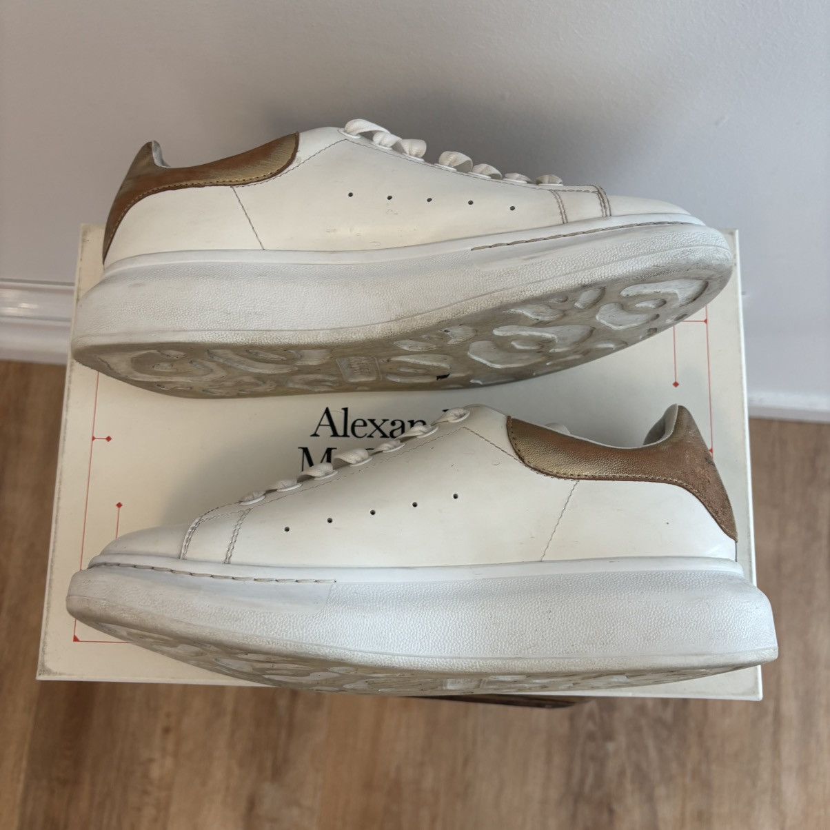 Alexander McQueen Alexander Mcqueen White Gold Sneakers Size 43 Size US 10 / EU 43 - 3 Thumbnail