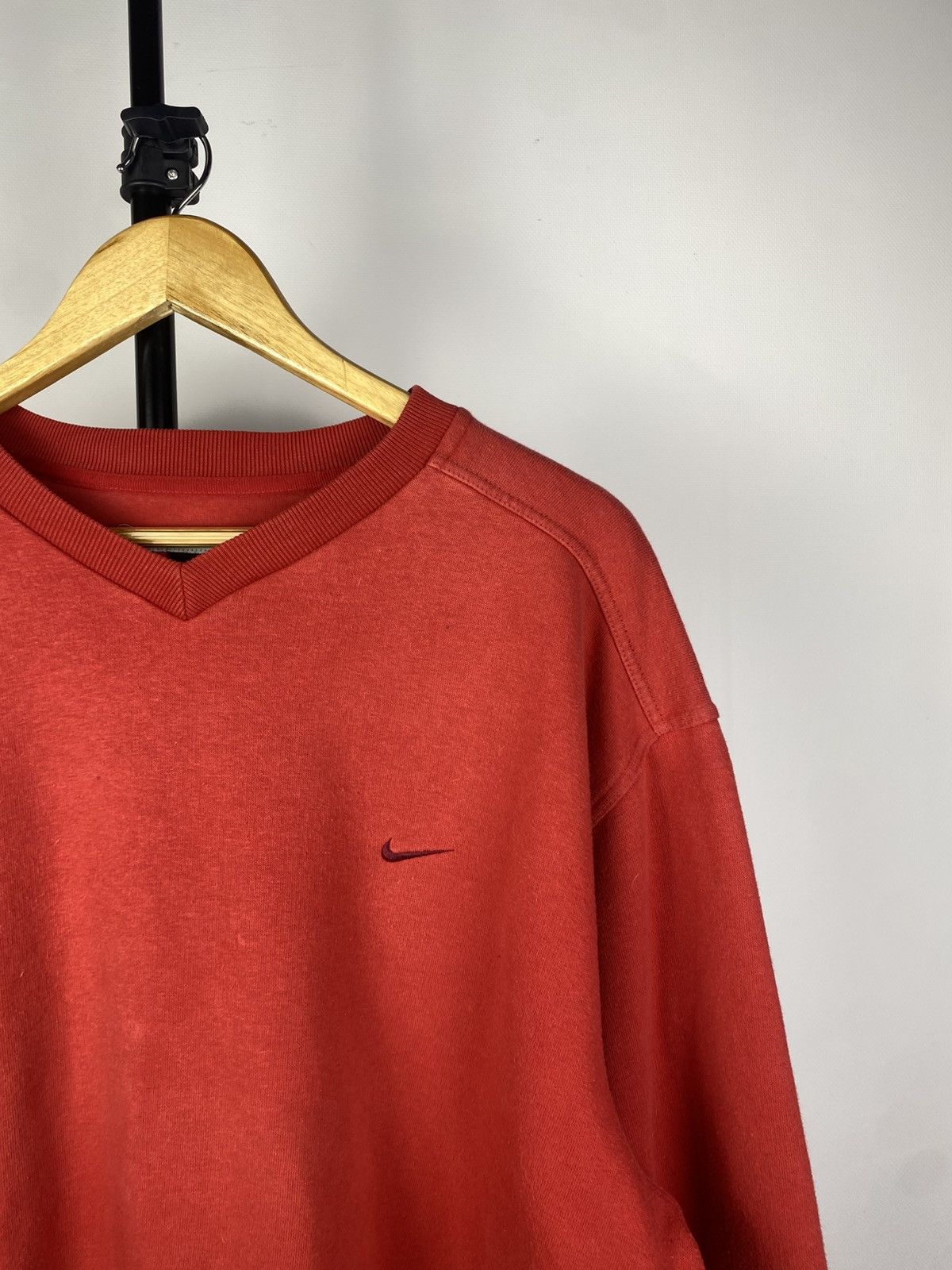 Nike × Vintage Vintage 90s Nike V-Neck sweatshirt sweater Size US L / EU 52-54 / 3 - 3 Thumbnail