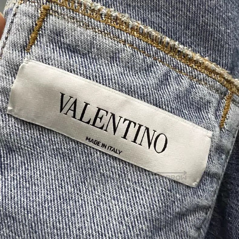 Valentino Valentino Denim jacket with large logo print Size US M / EU 48-50 / 2 - 3 Thumbnail