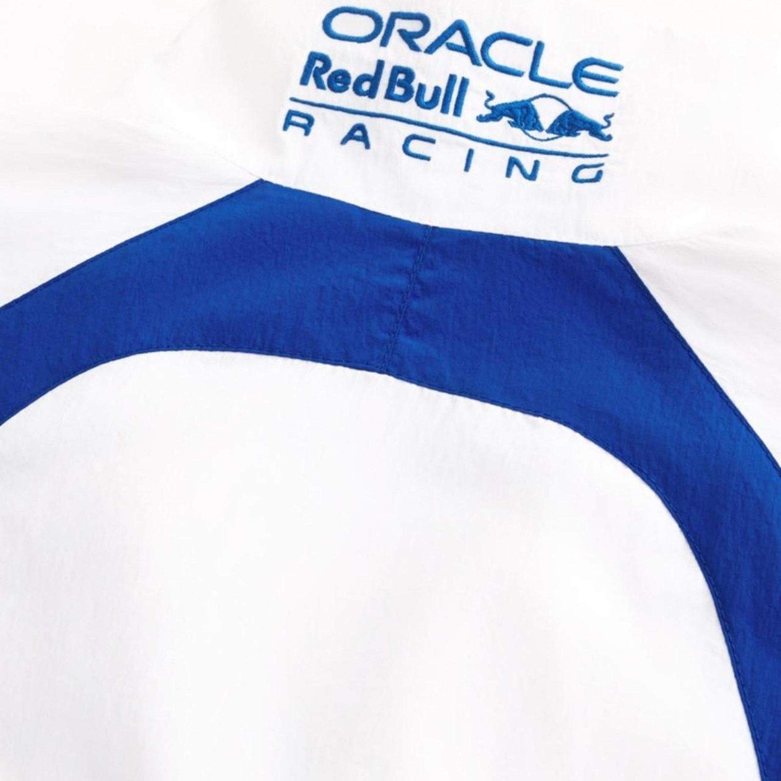 Hollister Oracle red bull racing graphic in medium Size US M / EU 48-50 / 2 - 2 Thumbnail