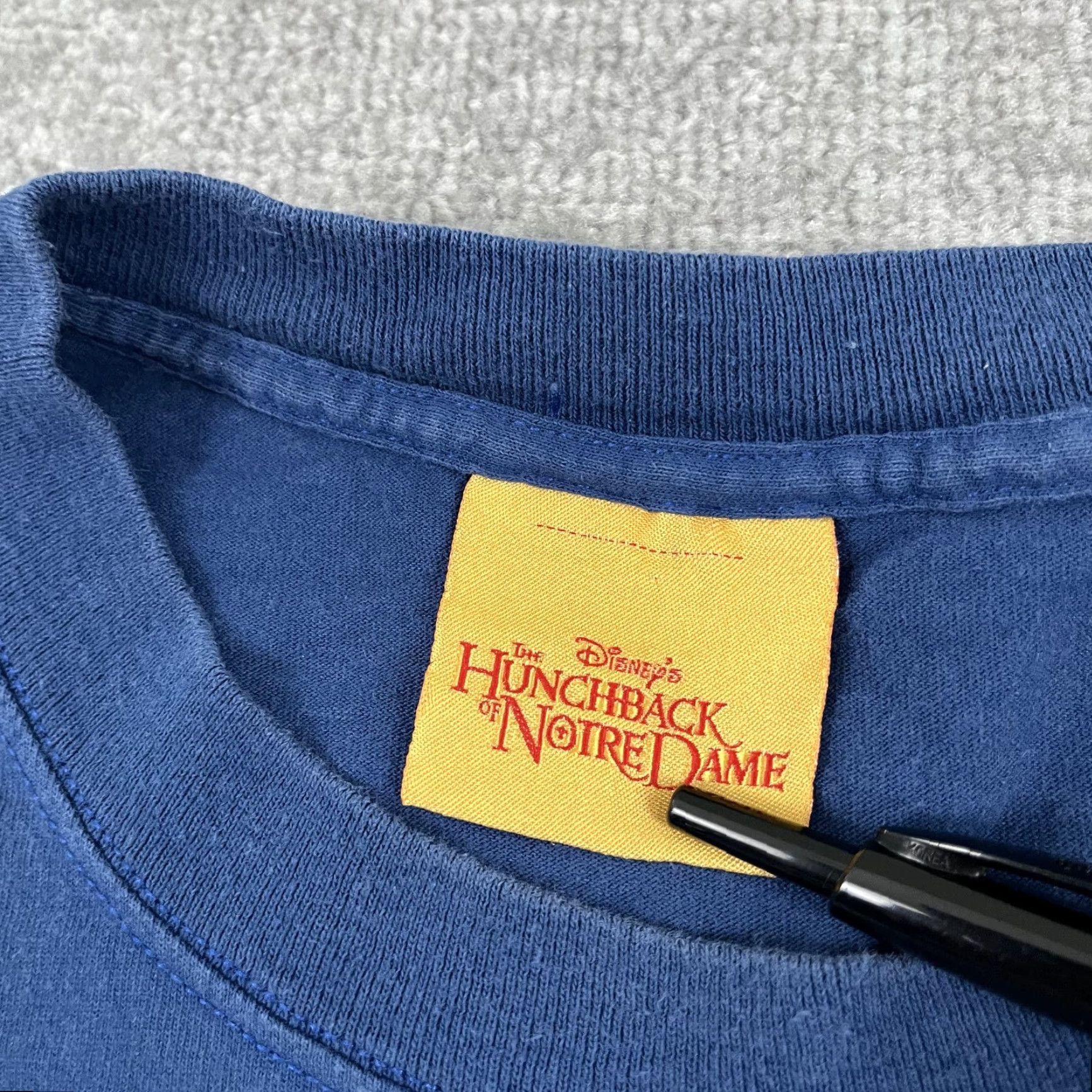 Disney VINTAGE Disney T-Shirt Men 2XL Cartoon Logo Graphic 90s Notre Dame Blue All Seasons Size US XXL / EU 58 / 5 - 3 Thumbnail