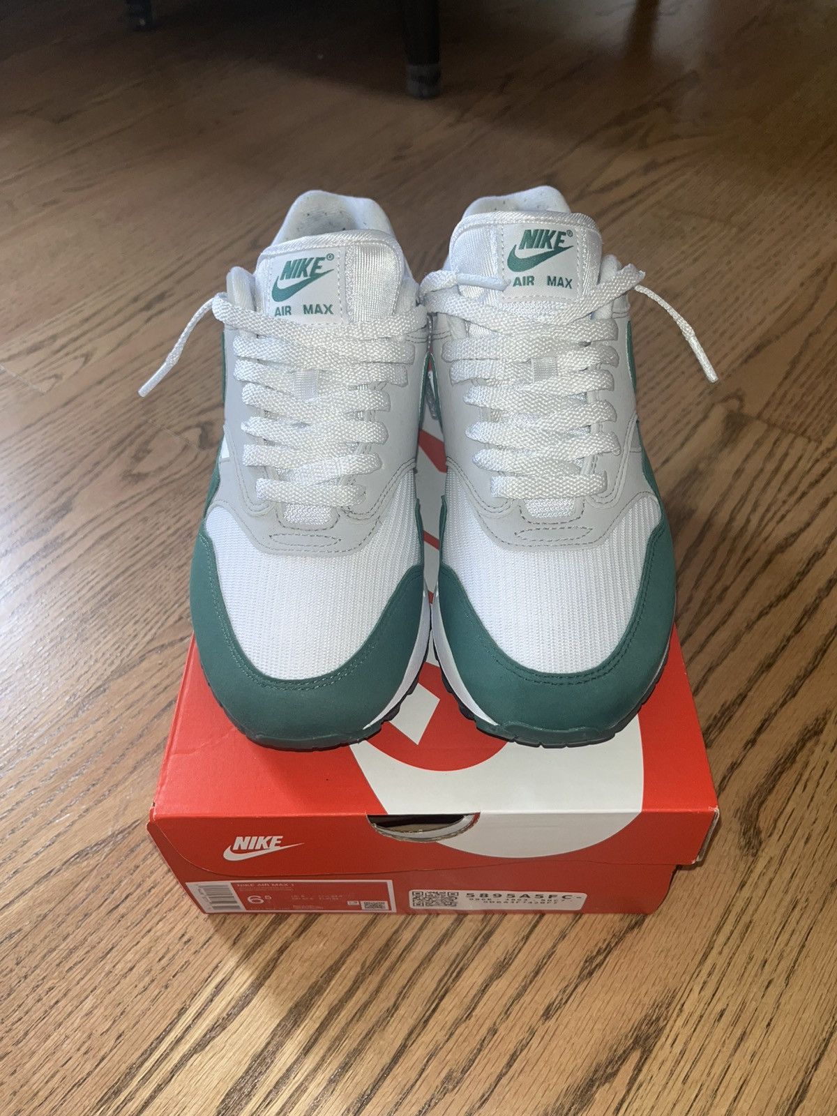 Nike Nike Air Max 1 White/Evergreen Size US 6.5 / EU 39-40 - 2 Thumbnail
