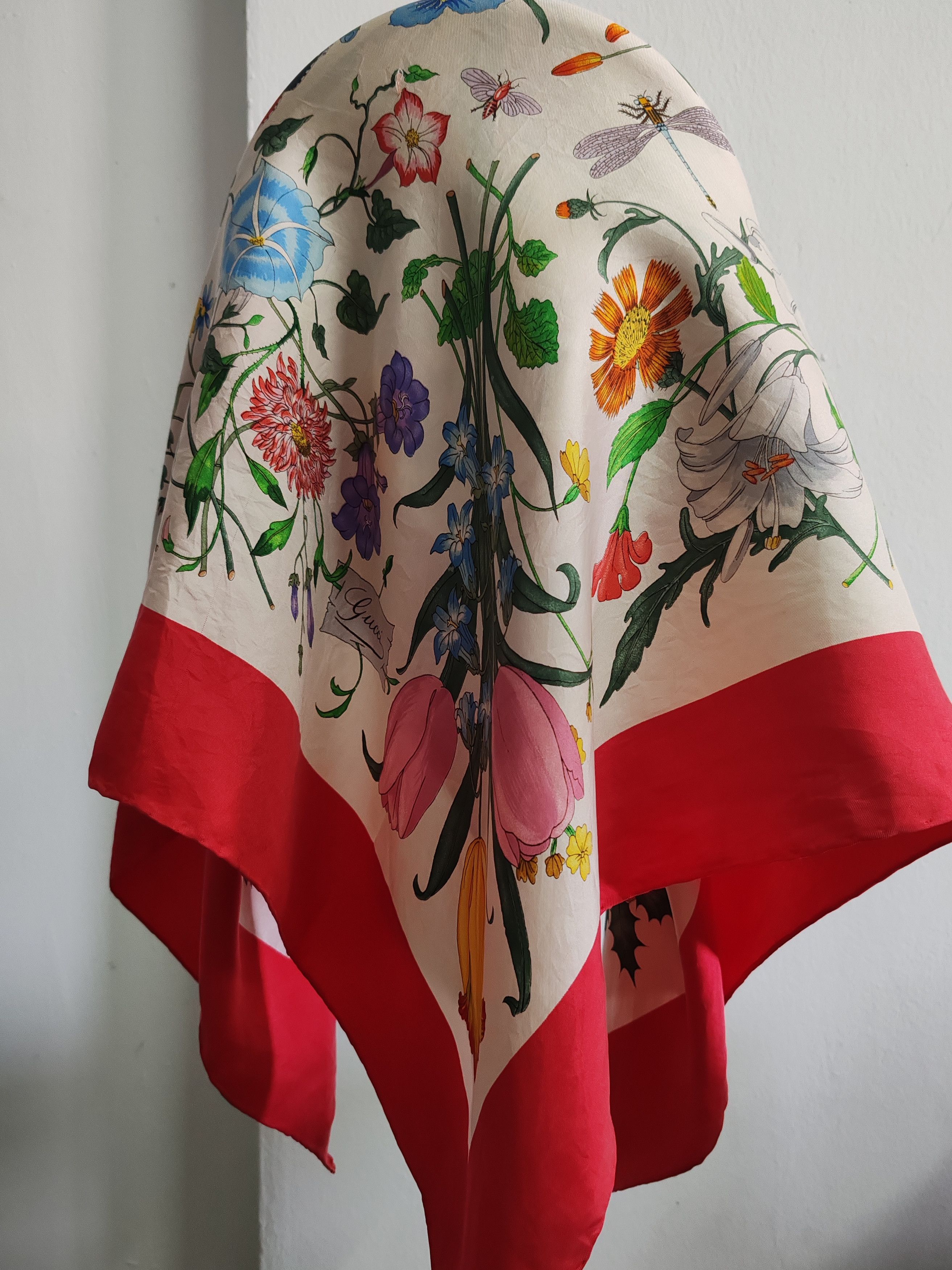 Gucci Gucci V.Accornero floral vintage silk scarf in red frame Size ONE SIZE - 3 Thumbnail