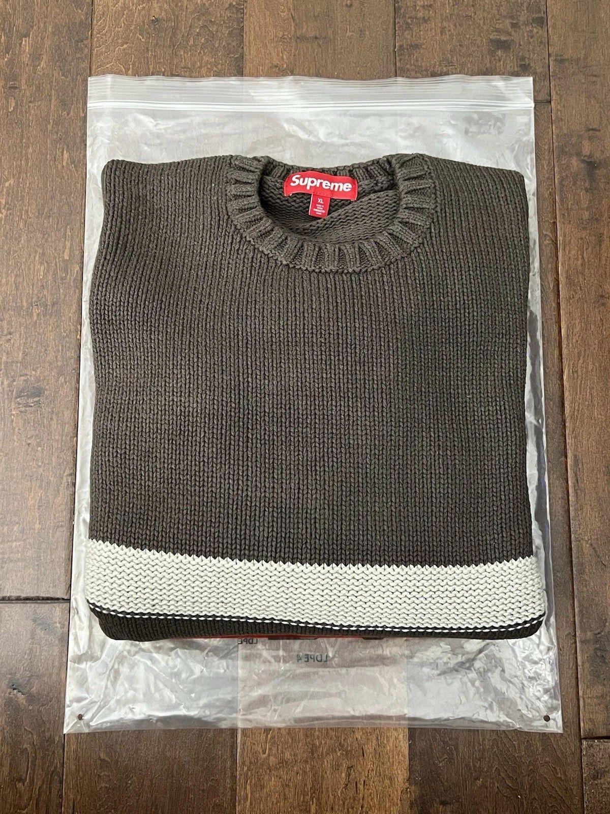 supreme Tonal Appliqué Sweater Brown XL Supreme Tonal Appliqué Sweater Brown Size XXL/2XL S/S 2025