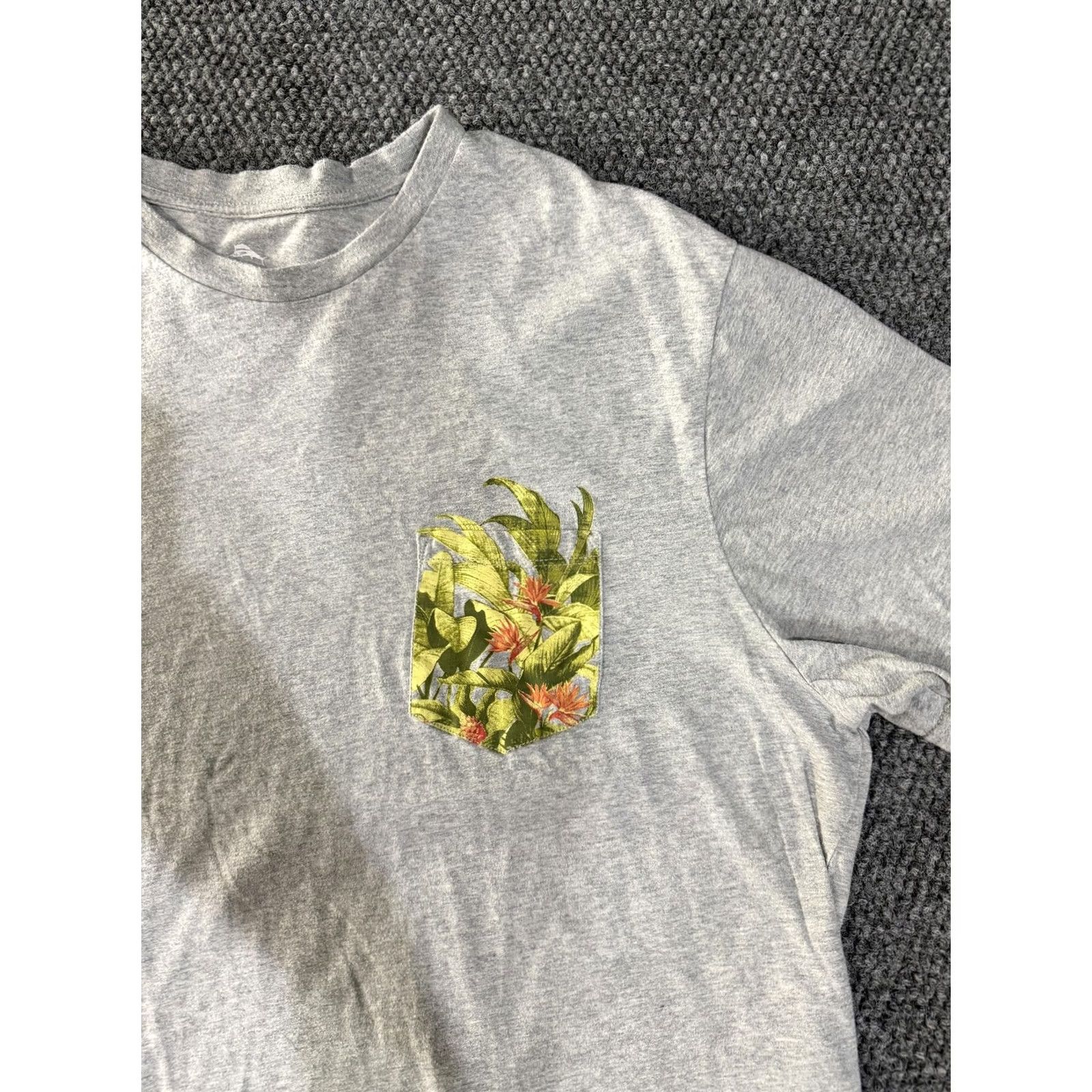 Tommy Bahama Tommy Bahama Shirt Mens XL Gray T-Shirt Pocket Tee Beach Tropical Floral Patch Pocket Tee Crew Neck Short Sleeve Jersey Cotton Size US XL / EU 56 / 4 - 3 Thumbnail
