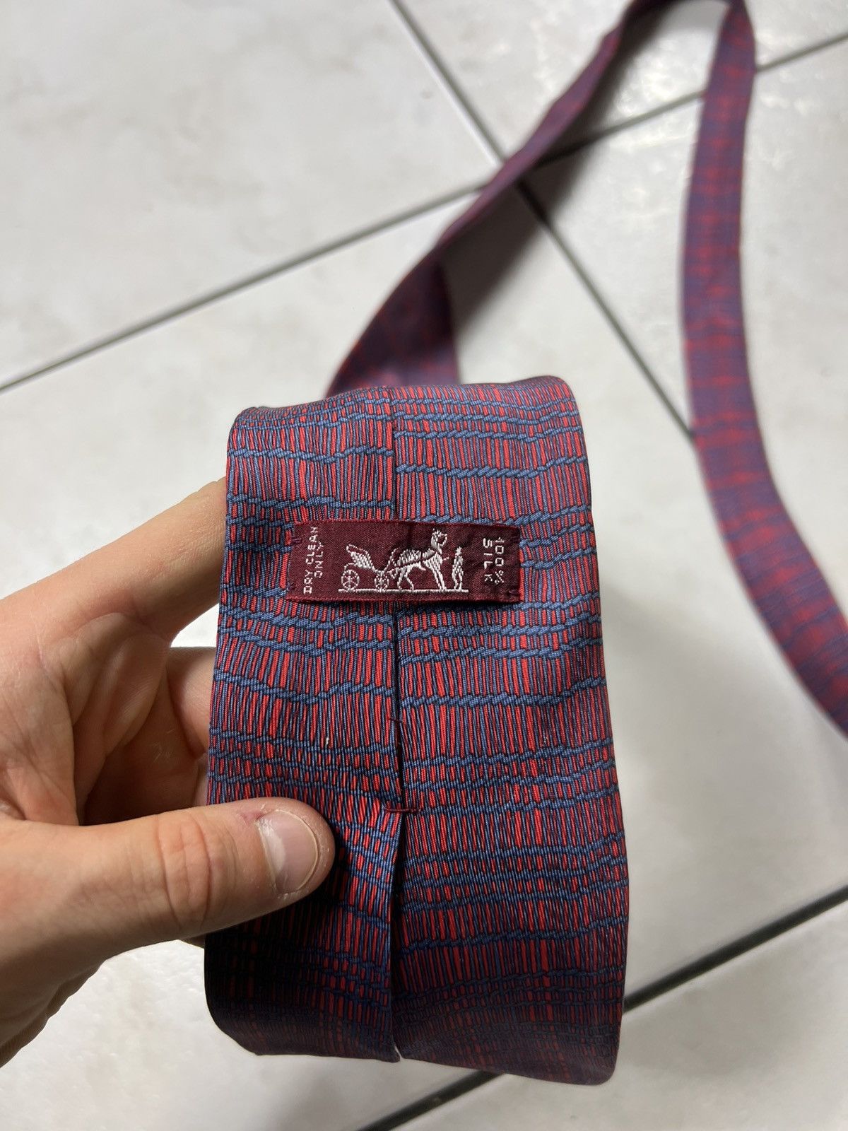 Vintage Hermes Paris silk tie luxury 7820 MA patterned red