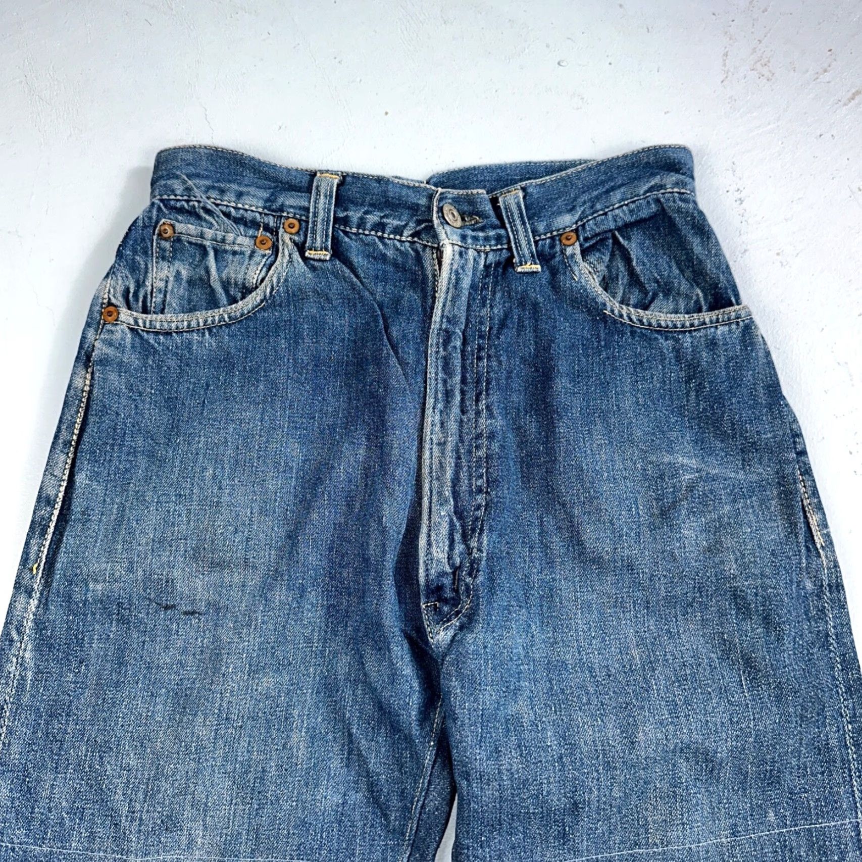 Levi's Vintage Levis Jeans 701 Big E 50s 1950s Redline Hidden Rivets USA 501 Act 26x29 Size US 26 / EU 42 - 3 Thumbnail