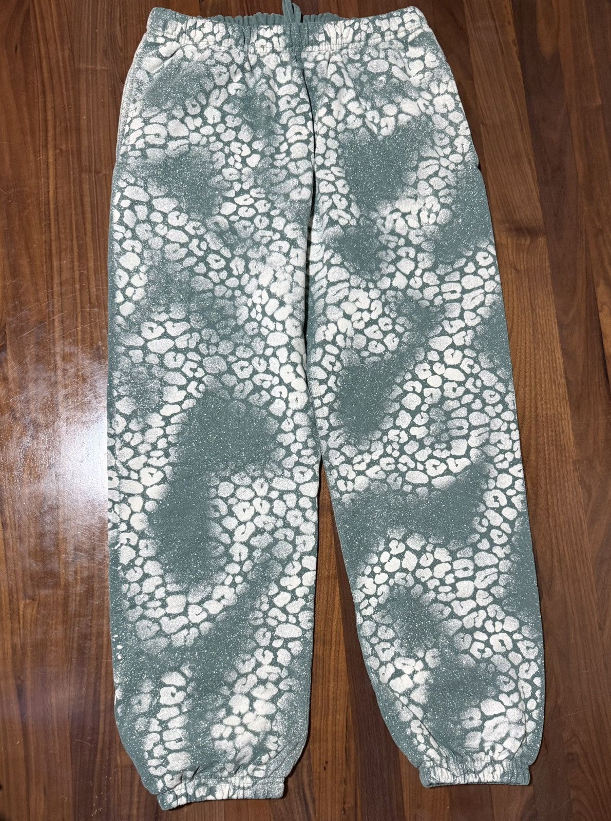 Supreme Supreme Bleached Leopard Sweatpants Cotton Joggers Sz Large Size US 34 / EU 50 - 1 Thumbnail