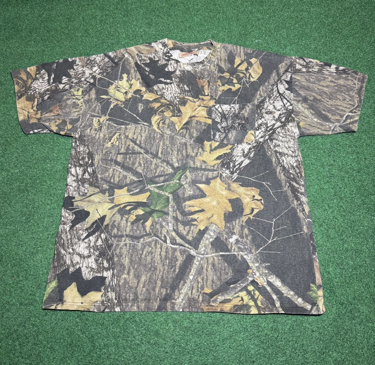 Mossy Oaks Y2K Mossy Oak Camo Pocket Tee Baggy Hip Hop Skater T Shirt Size US L / EU 52-54 / 3 - 1 Thumbnail