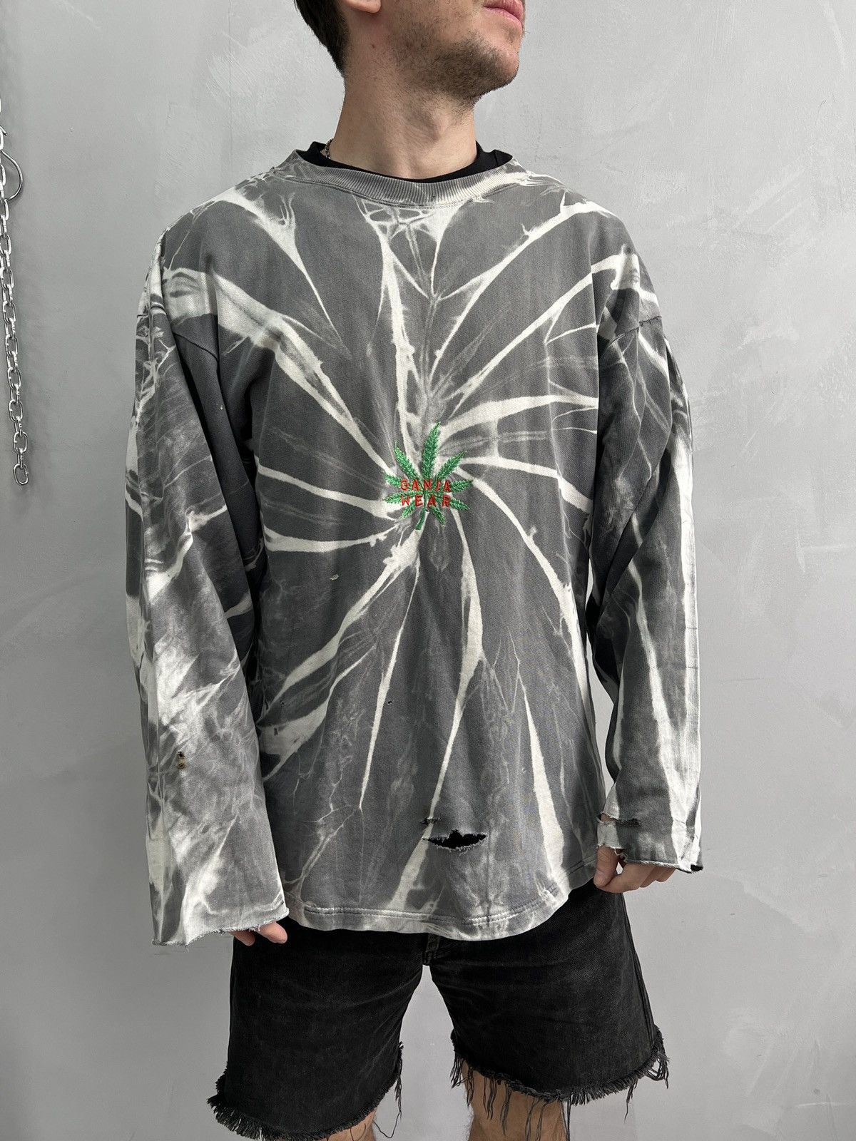 Tribal Streetwear Vintage 90s Kurt Cobain style faded ganja wear sweatshirt Size US L / EU 52-54 / 3 - 2 Thumbnail