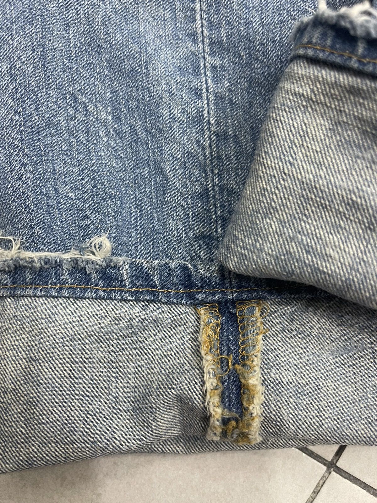 Levi's Vintage Levi's 501 Distressed Jeans |Light Wash | Button Fly Size US 33 - 16 Thumbnail