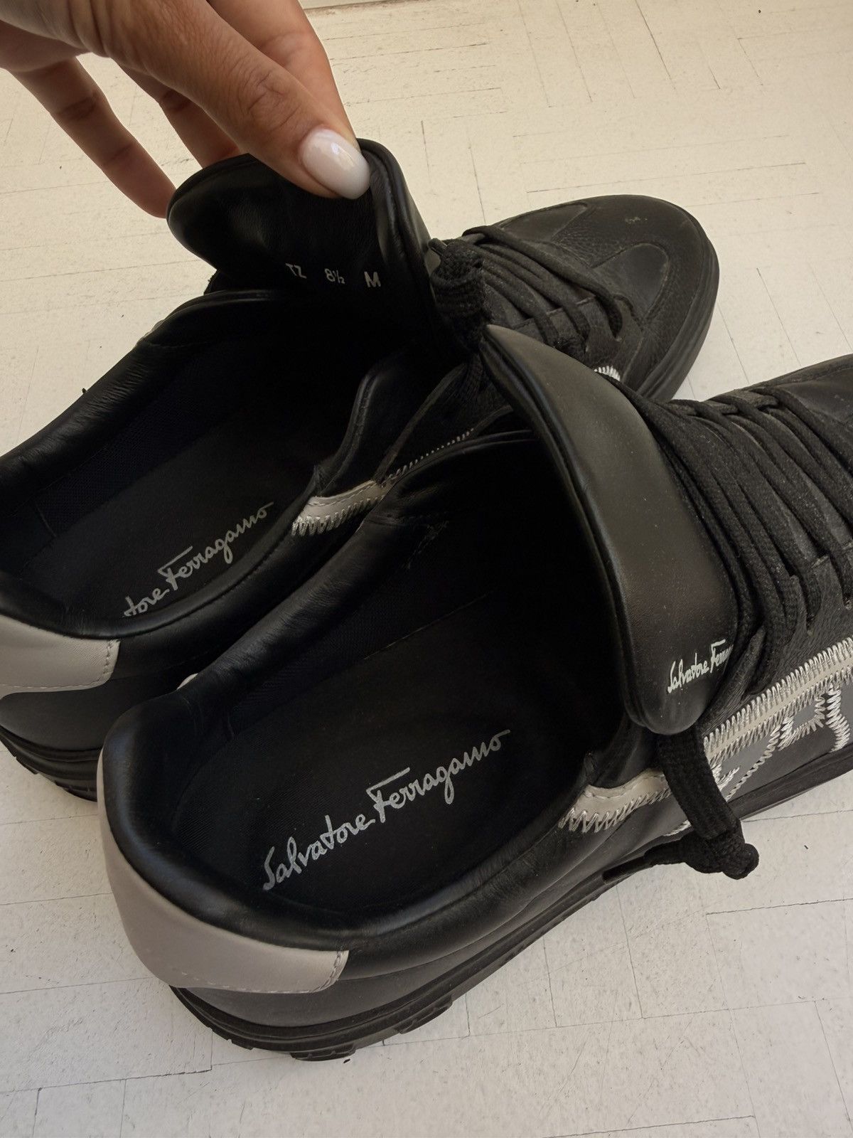 Salvatore Ferragamo Fergamo sneakers barely worn Size US 8.5 / EU 41-42 - 6 Thumbnail