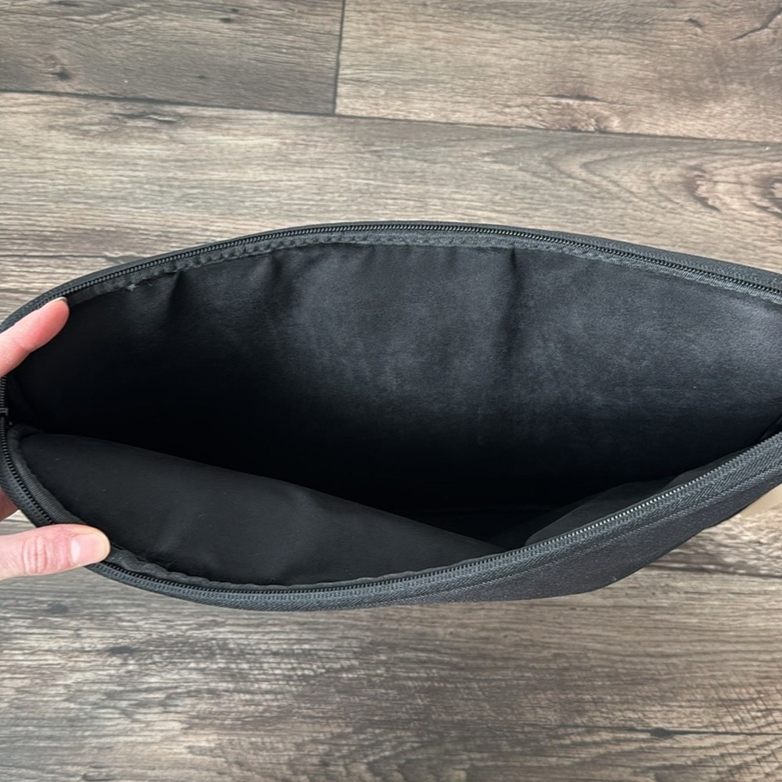 Other NWT CALPAK 17” Laptop Sleeve in Black Size ONE SIZE - 5 Thumbnail