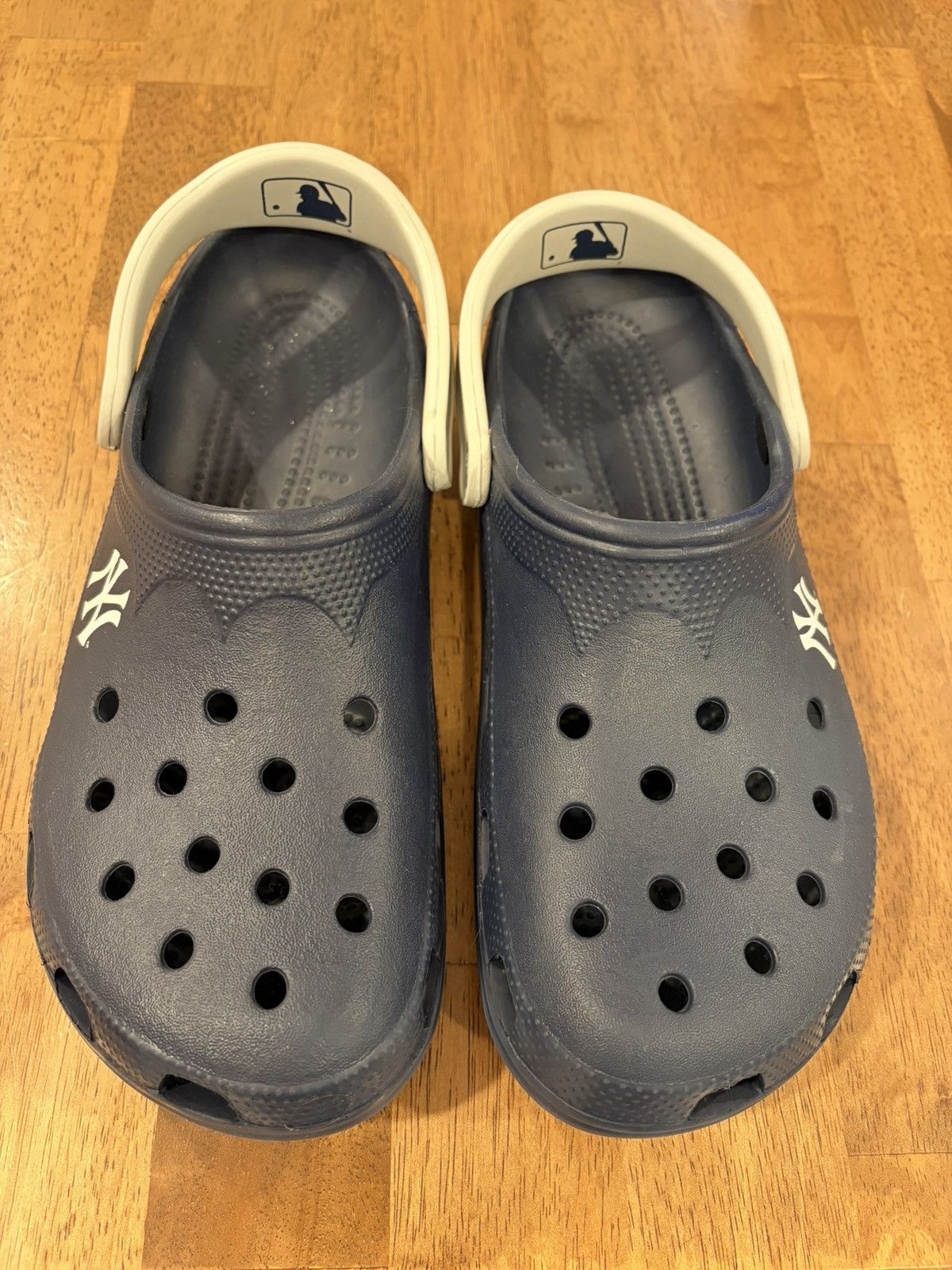 Crocs 2009 New York Yankees Inaugural Season Crocs Size US 10.5 / EU 43-44 - 5 Thumbnail