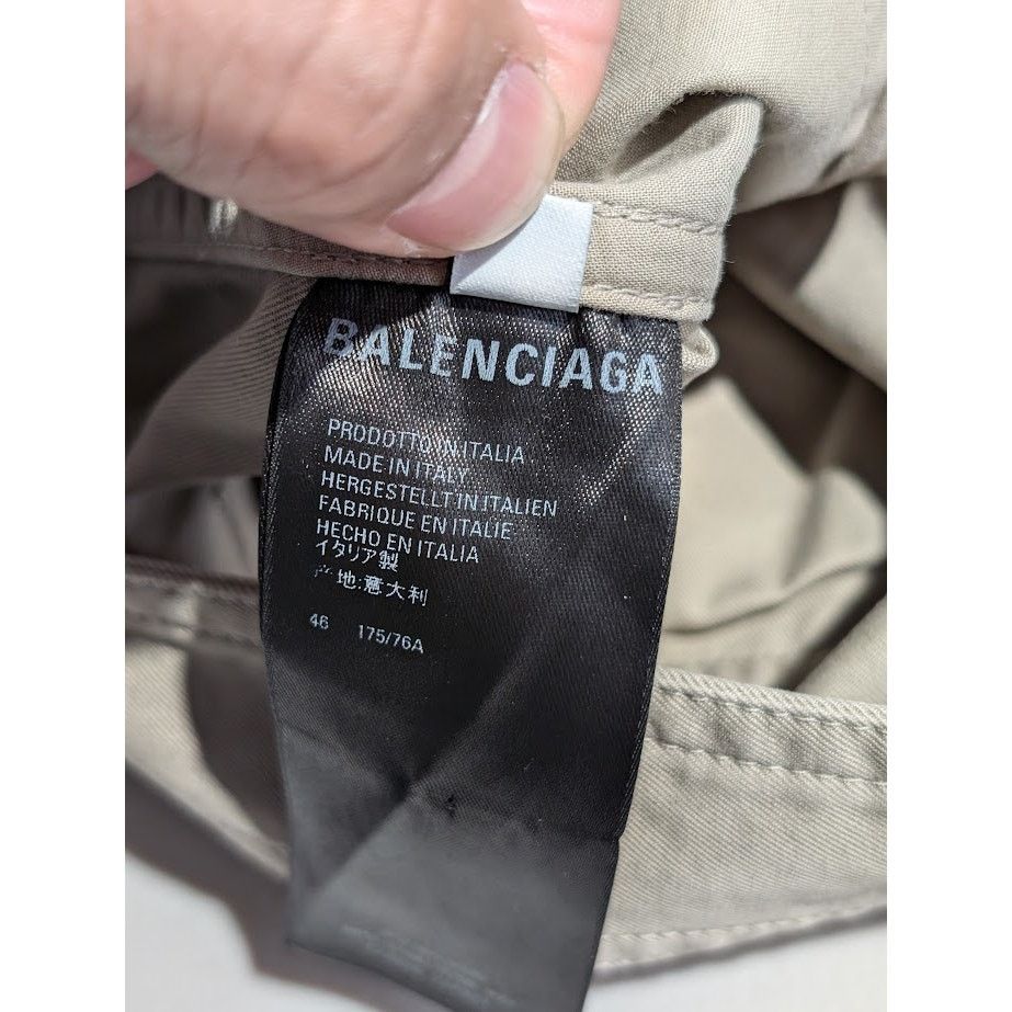 Balenciaga o1rshd1 Cargo Short in Beige Size US 30 / EU 46 - 21 Thumbnail