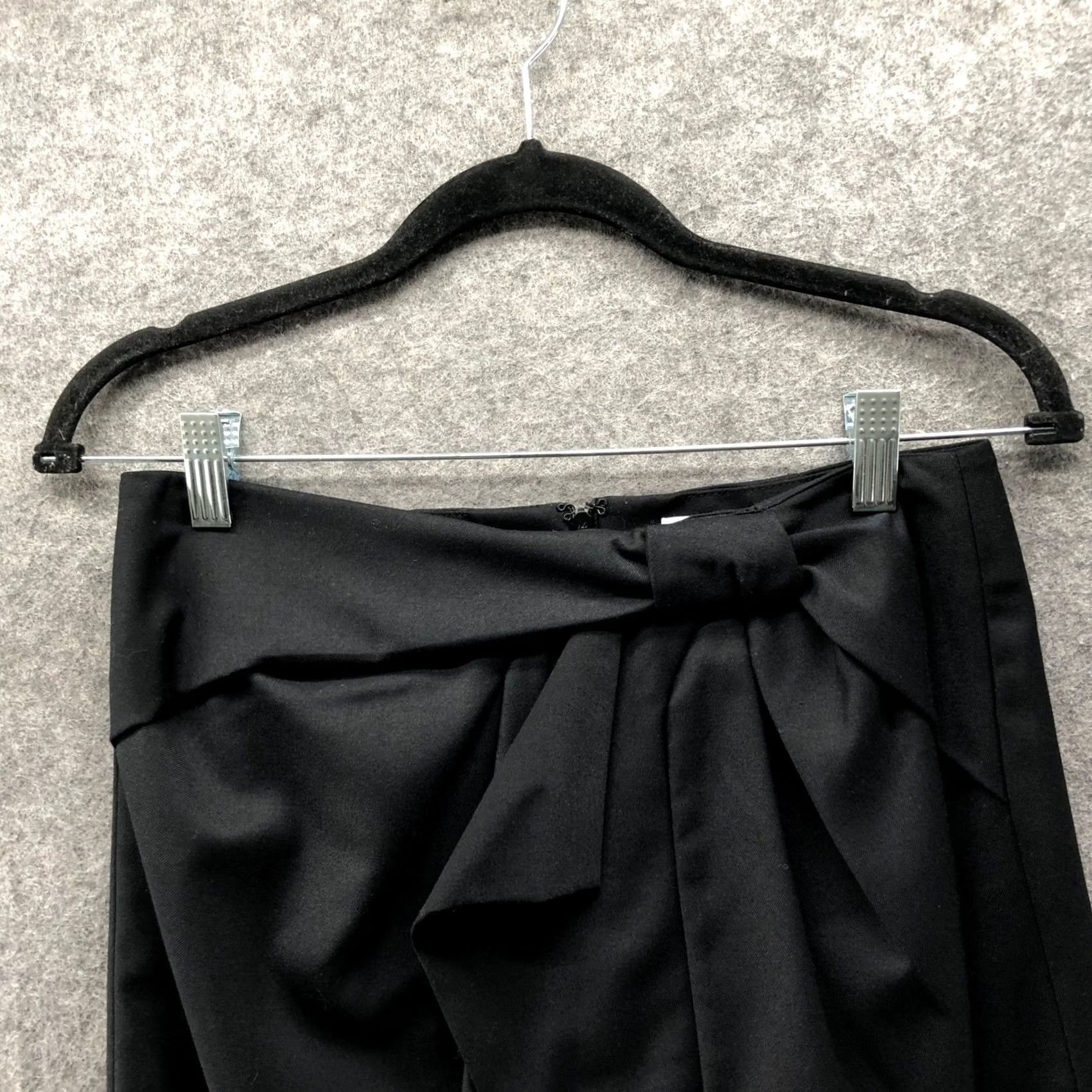 Banana Republic Banana Republic Bow Front Pencil Skirt Womens 2 Black Office Formal Skirt Knee Length Zip Back Vent Stretch Lined Size 26" / US 2 / IT 38 - 3 Thumbnail