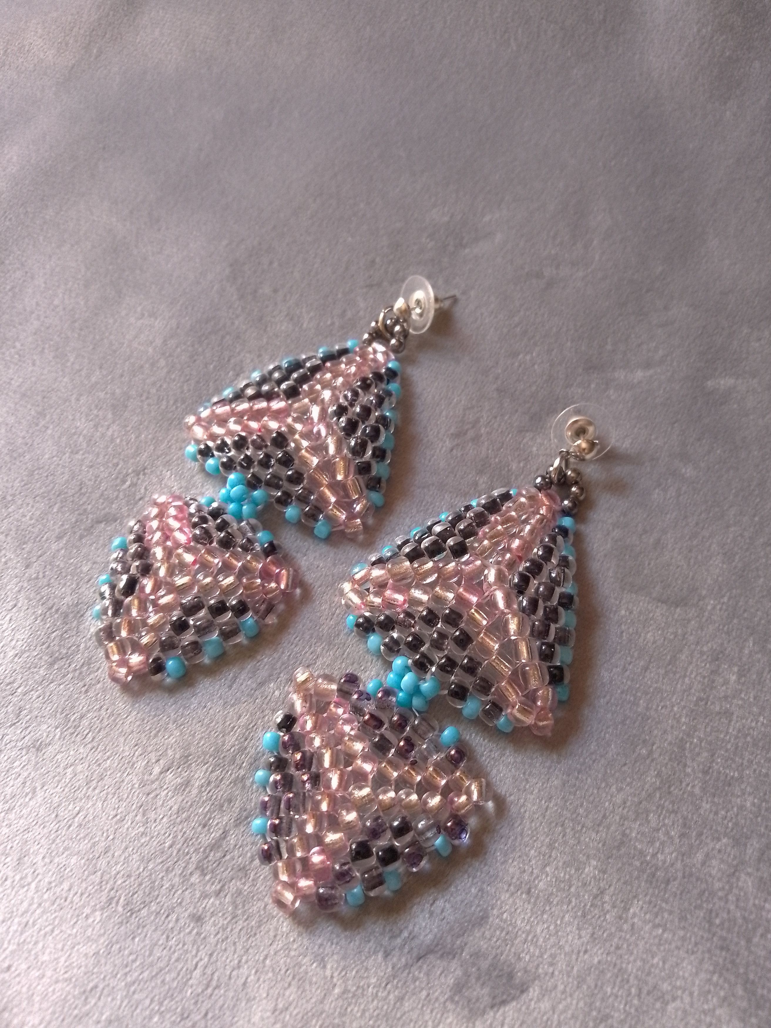 Handmade Earrings Triangular Black Pink Ethnic Native Americans Size ONE SIZE - 1 Thumbnail