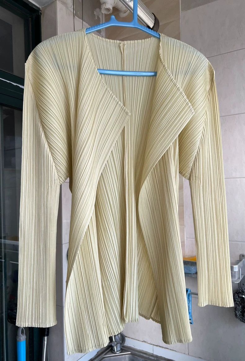 Issey Miyake Issey Miyake size:4 Beige pleated short-sleeved shirt Size XS / US 0-2 / IT 36-38 - 6 Thumbnail