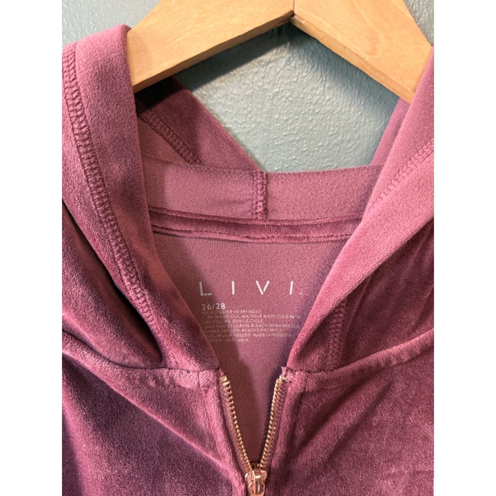 Velour Livi Active Womens Red Velour Full Zip Hooded Sweatshirt 26/28 Plus Size Mens Womens? Size 4XL / US 24-26 - 3 Thumbnail